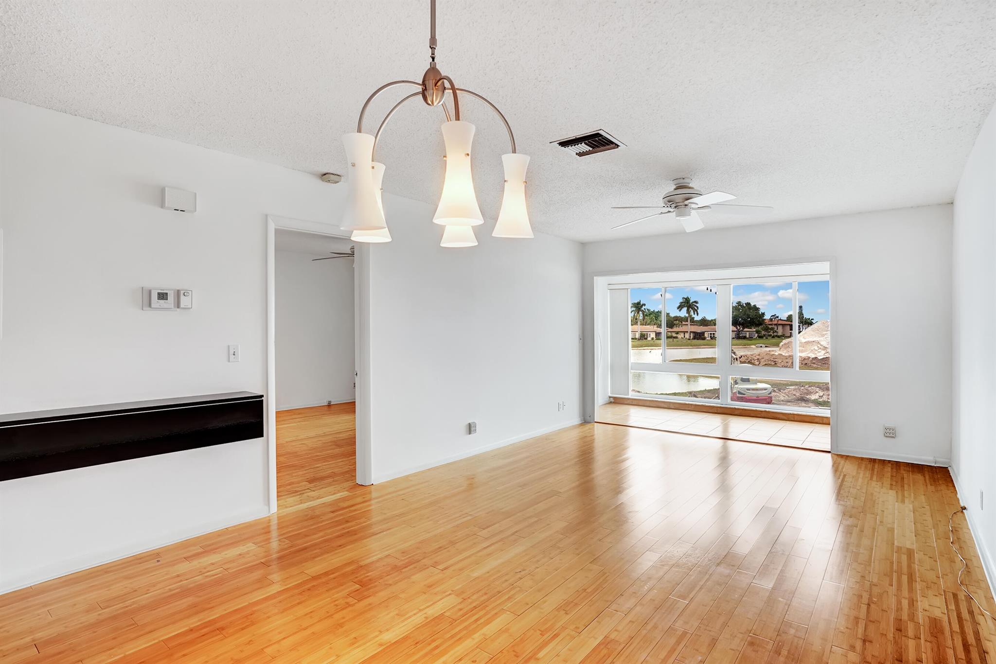 PALM GREENS AT VILLA DEL RAY CONDO I - Residential