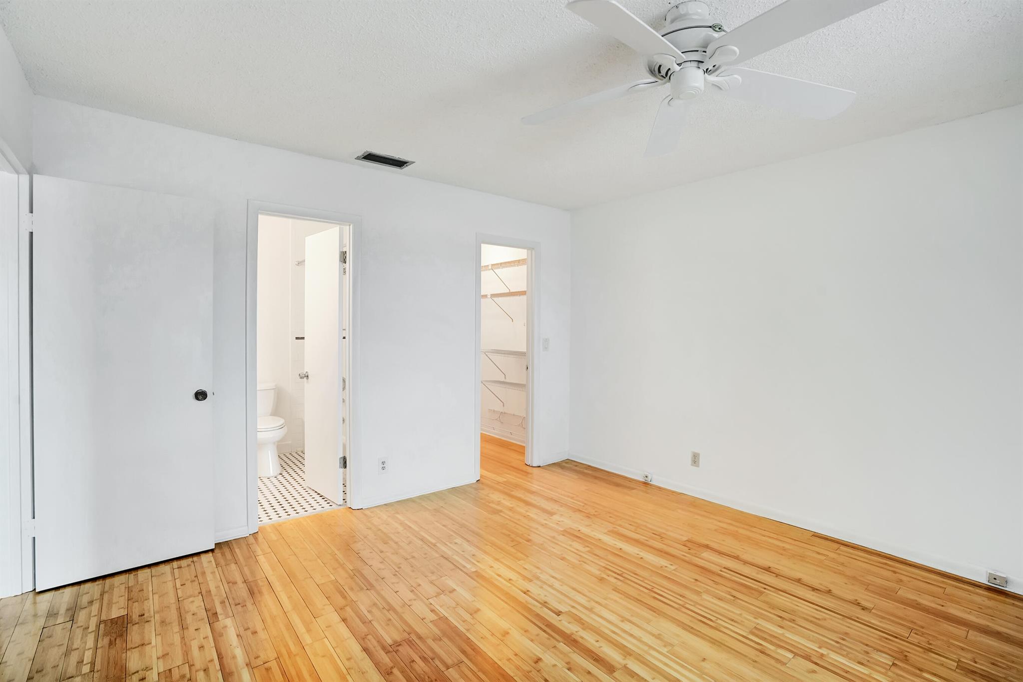 PALM GREENS AT VILLA DEL RAY CONDO I - Residential