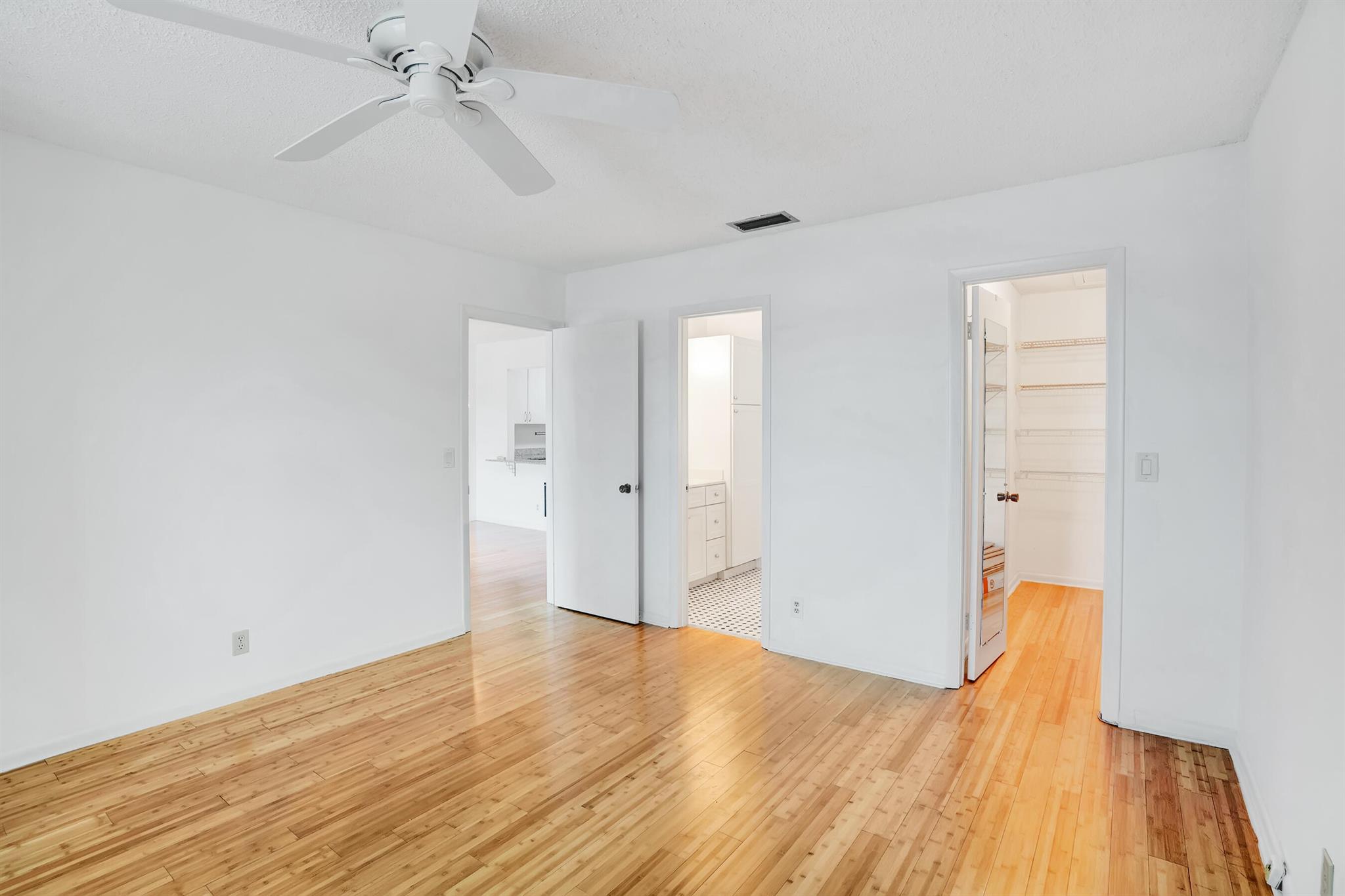 PALM GREENS AT VILLA DEL RAY CONDO I - Residential