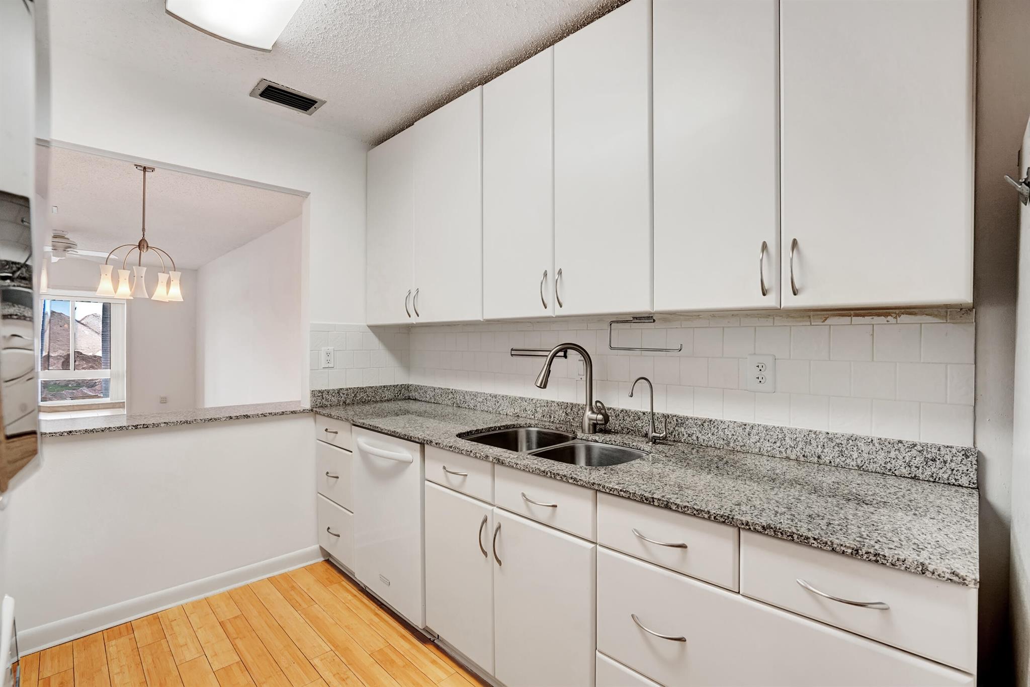 PALM GREENS AT VILLA DEL RAY CONDO I - Residential