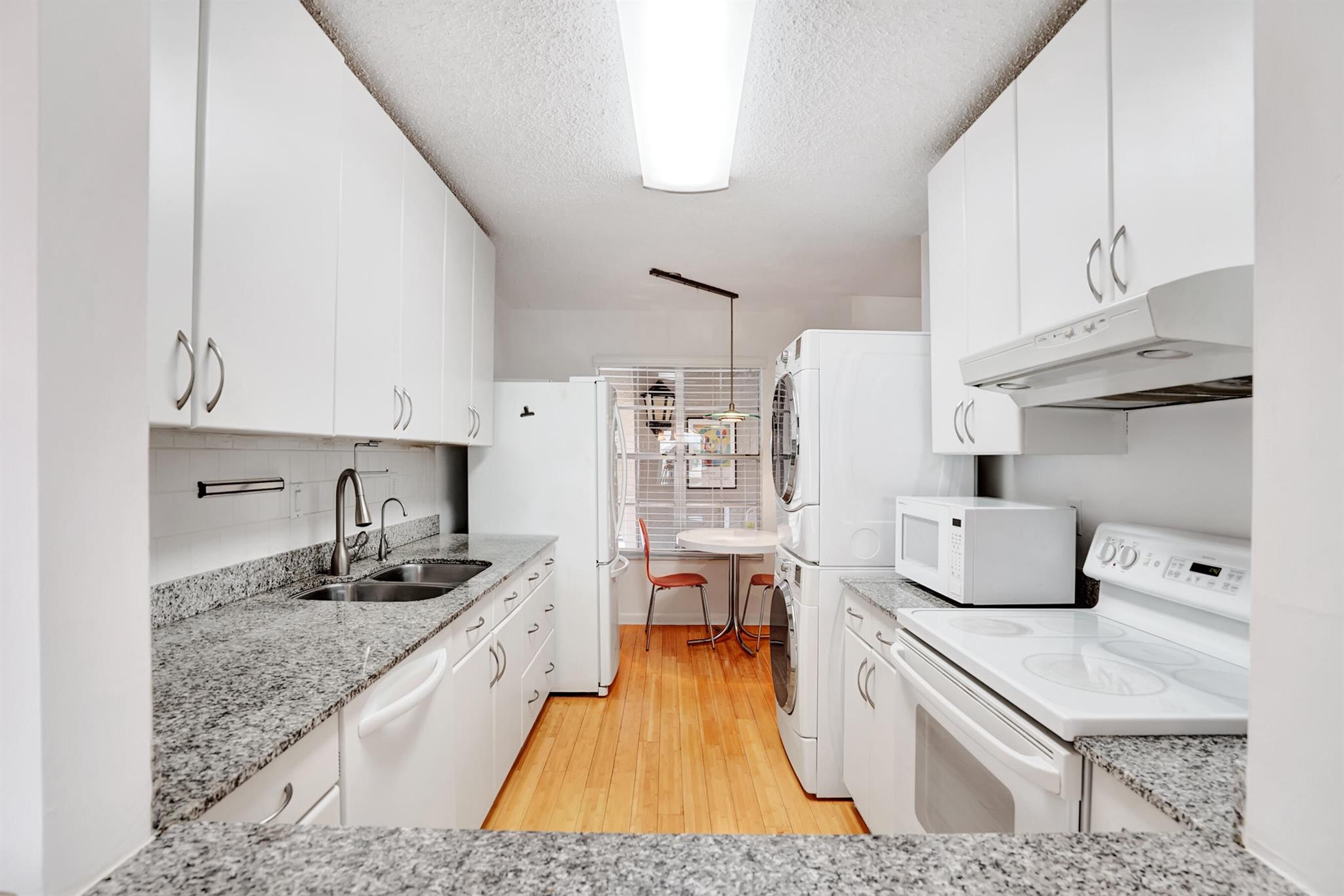 PALM GREENS AT VILLA DEL RAY CONDO I - Residential