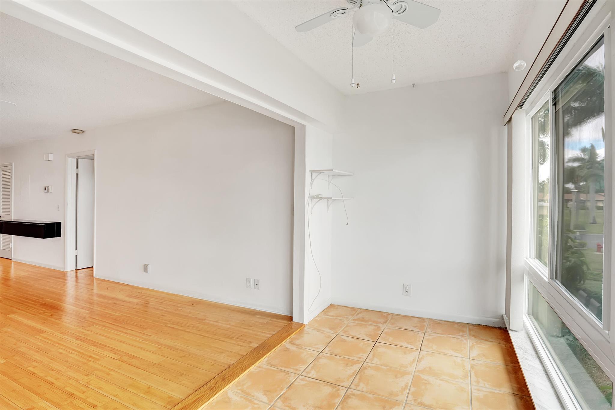 PALM GREENS AT VILLA DEL RAY CONDO I - Residential