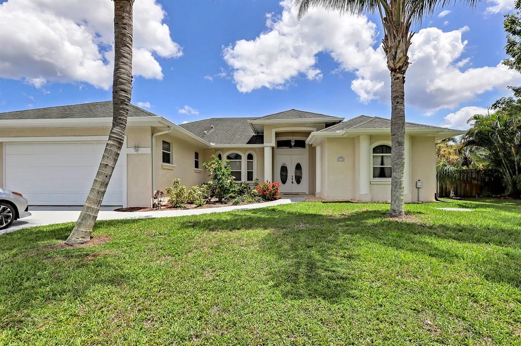 Photo of 2362 SE Mariola Avenue Ave, Port St Lucie, FL 34952 (MLS # R10732052)