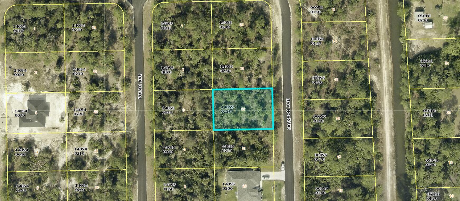 Excellent lot for you to build your dream home near Fort Myers with ease of access.