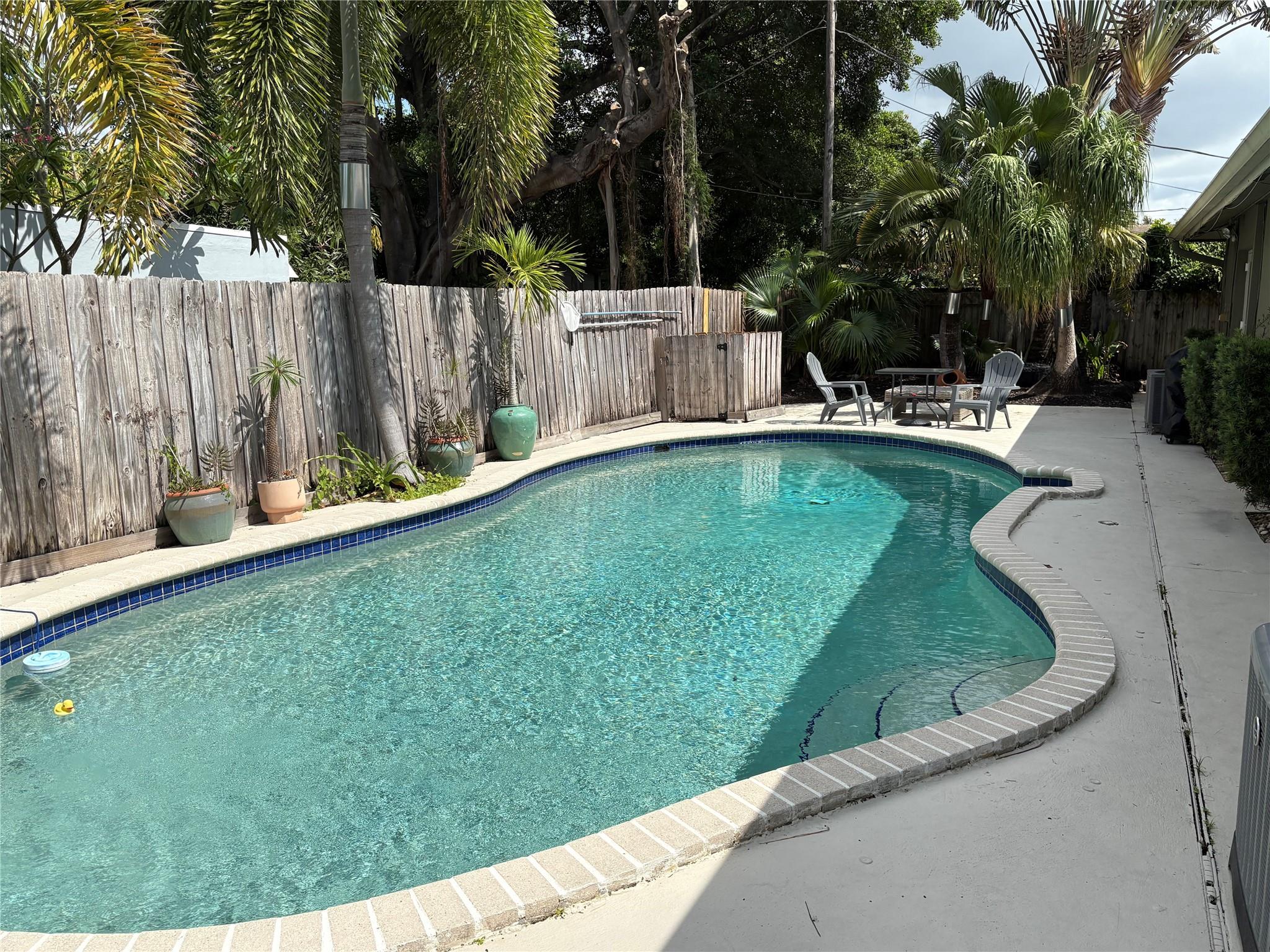 Don’t miss this great opportunity to rent one side of a gigantic duplex with semiprivate pool. Property is getting a new kitchen with gray shaker cabinets, new stainless-steel appliances and Quartz Countertops. The apartment is just under 1500 ft.² and features updated bathrooms, a walk-in closet, and a washer and dryer in the unit. Fabulous back yard with beautiful pool. Amazing location, just minutes to Wilton Drive, Las Olas, downtown Fort Lauderdale, and the beaches.