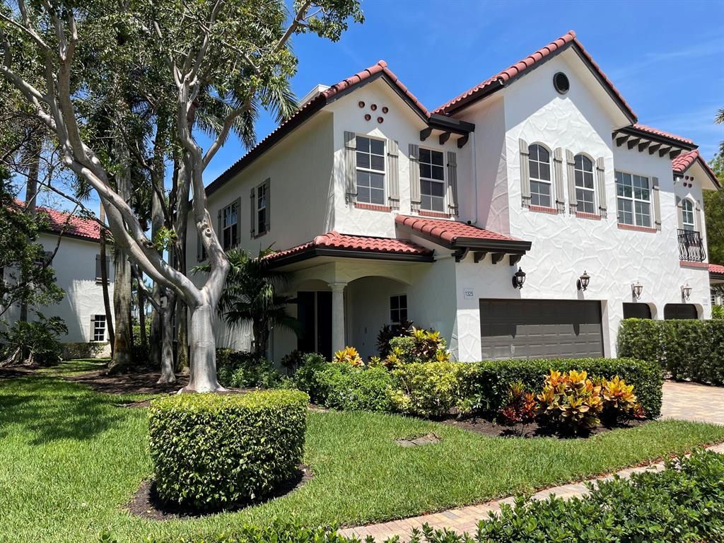 Photo of 1325 Estuary Trail, Delray Beach, FL 33483 (MLS # R10893001)