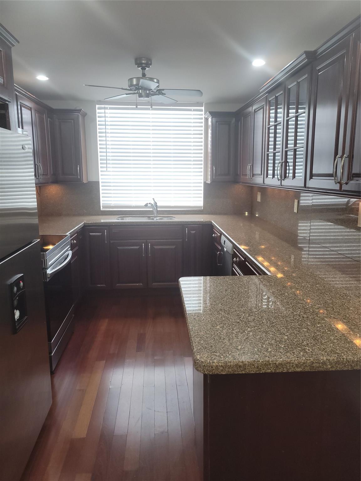 Stratford House Condo - Residential Lease