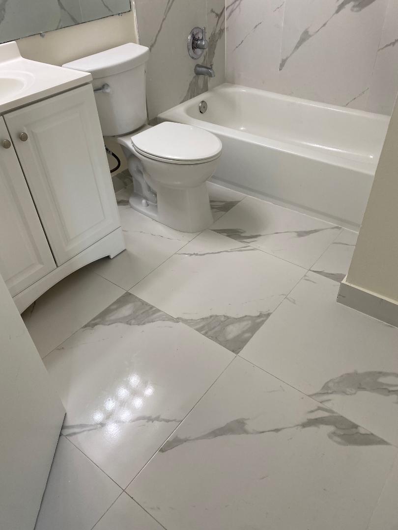 BEAUTIFULLY REMODELED 1/1 IN VERY DESIRABLE STERLING VILLAGES!! PORCELAIN FLOORS THRU-OUT!!NEW KITCHEN CABINETS!! UPDATED BATHROOM!! WASHER/DRYER IN UNIT!! GREAT GATED COMPLEX!! AMENITIES INCLUDE POOL, TENNIS, GYM, VOLLEYBALL COURT, ETC!1 LOCATED NEAR TO SHOPPING AND I-95!!EASY TO SEE!!