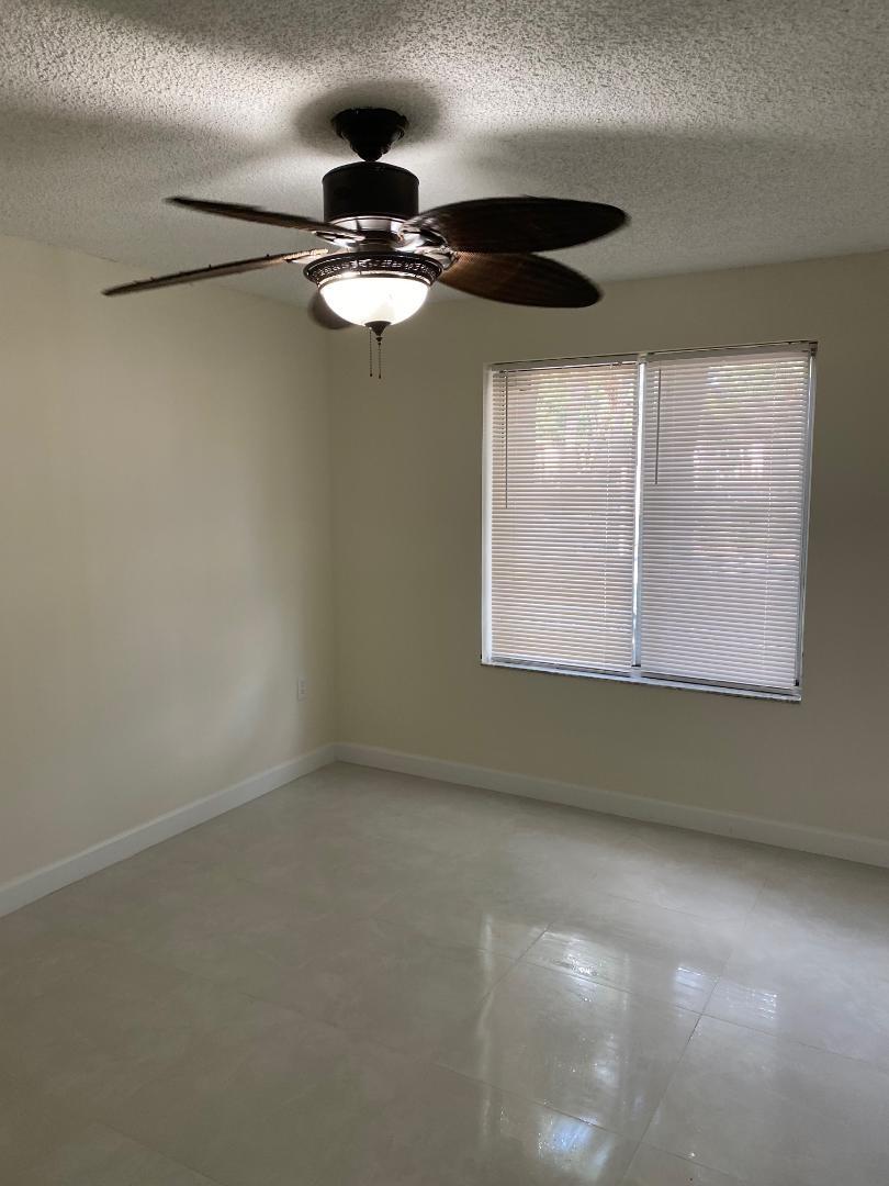 19114 Glenmoor Dr 19114