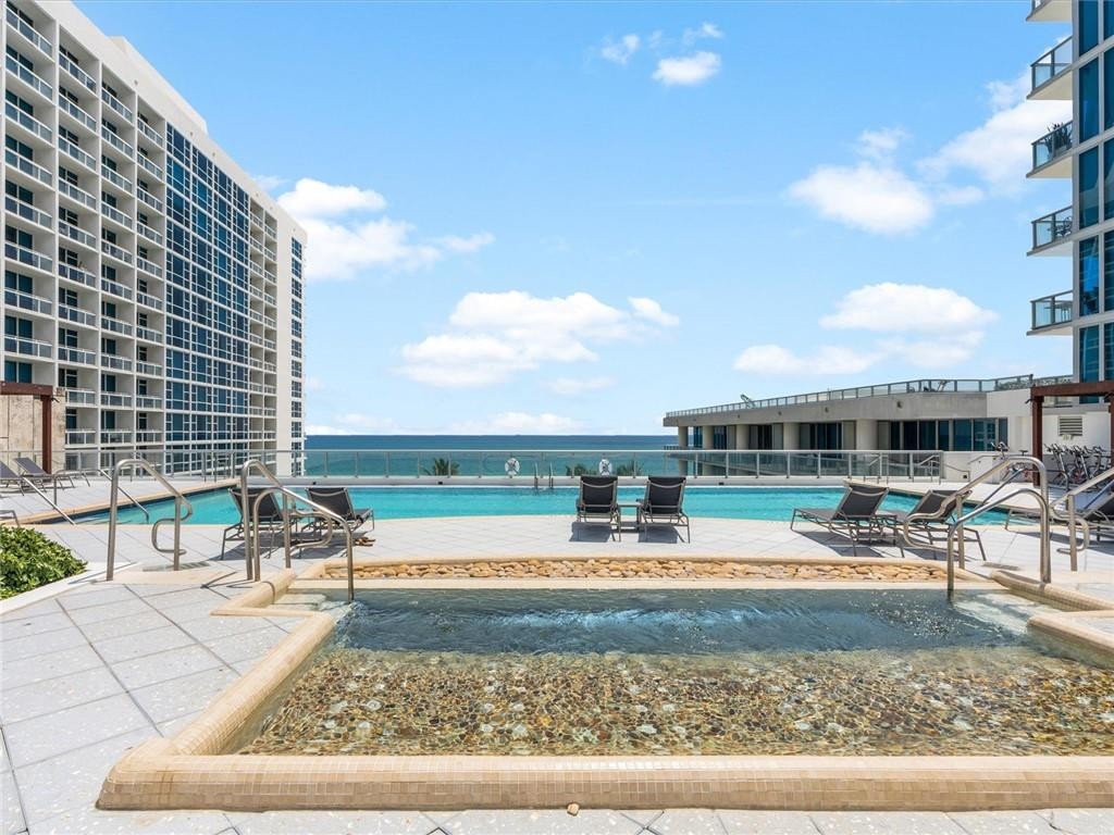 Carillon Miami Beach - Residential