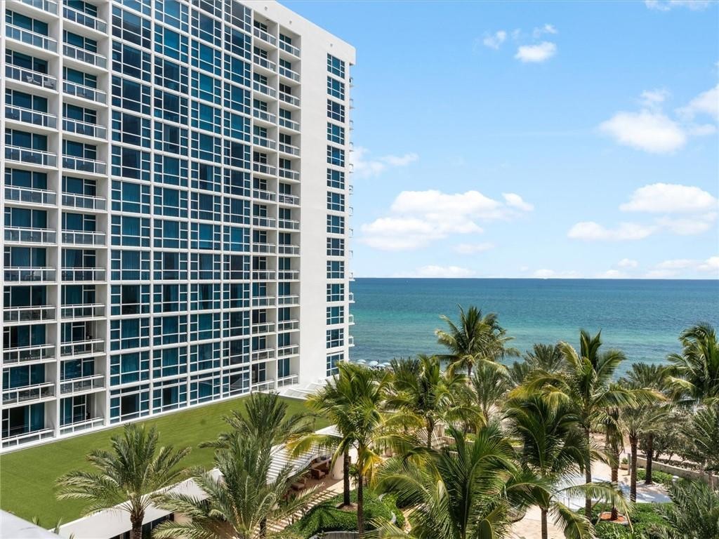 Carillon Miami Beach - Residential
