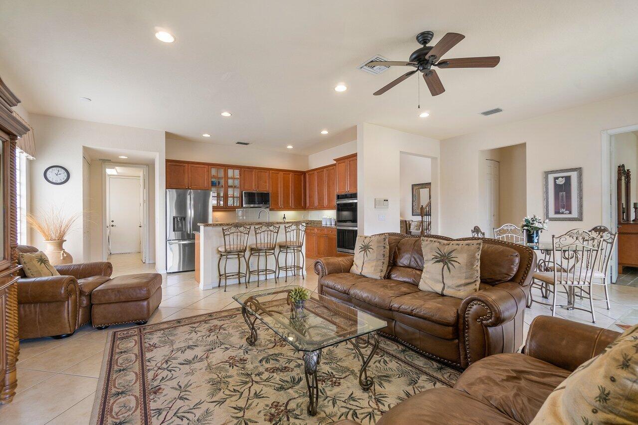 MIRABELLA AT MIRASOL B - Residential Lease