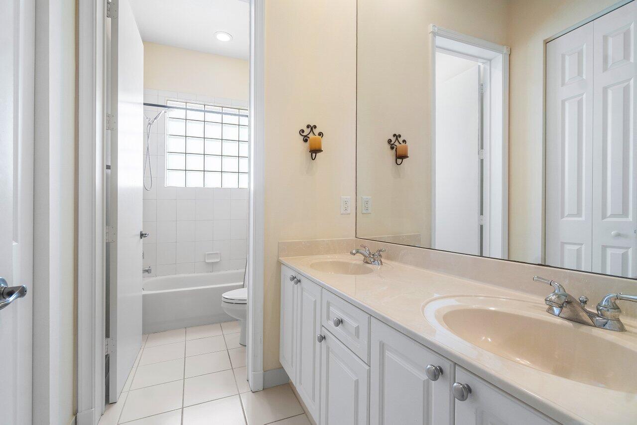 MIRABELLA AT MIRASOL B - Residential Lease