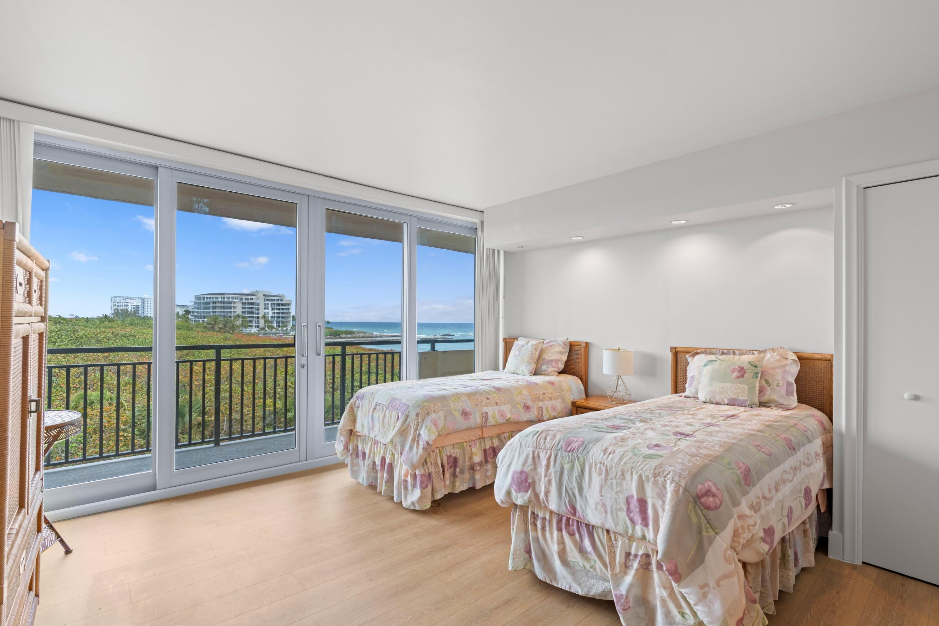 CLOISTER DEL MAR CONDO - Residential