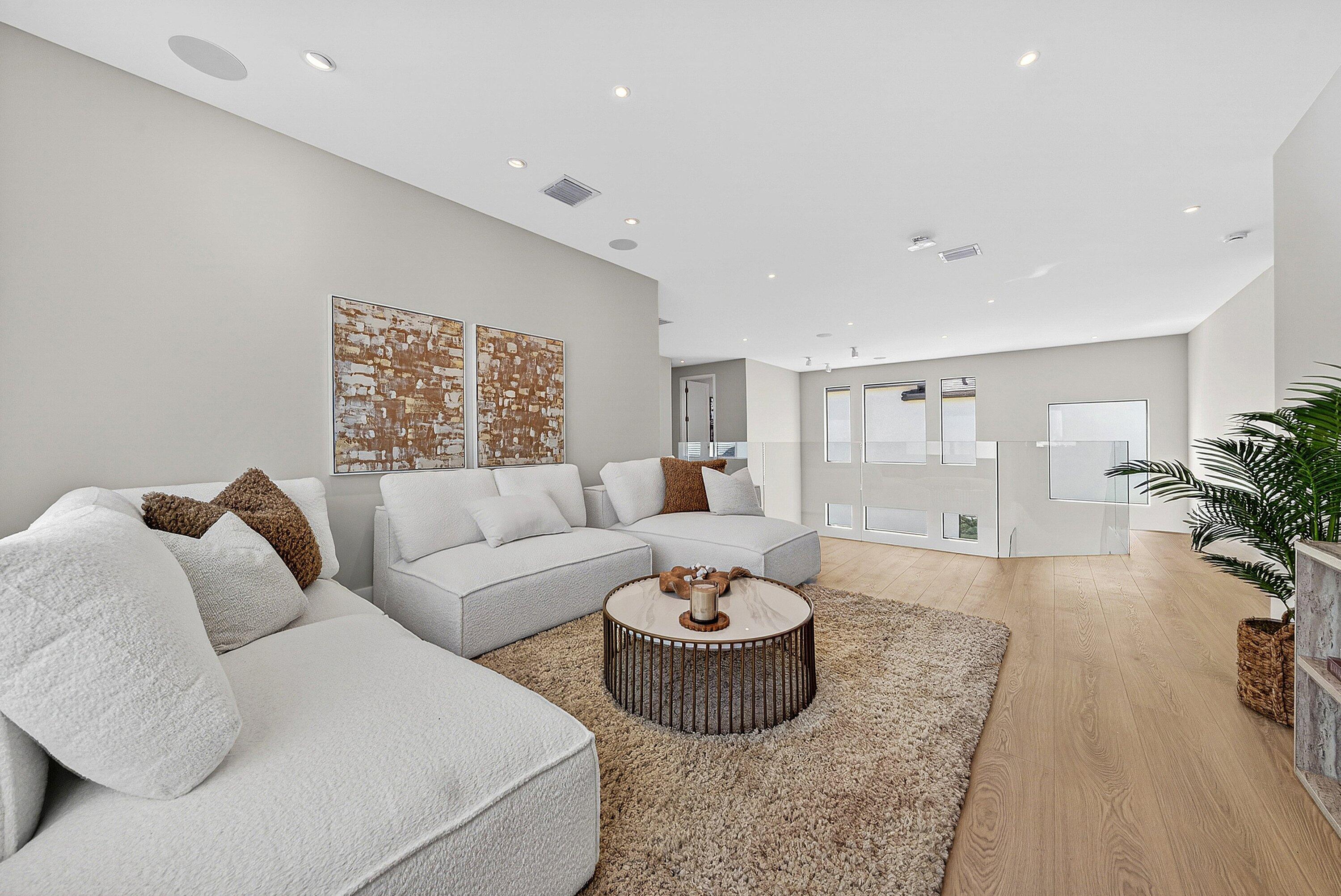 LOTUS EDGE - Residential Lease