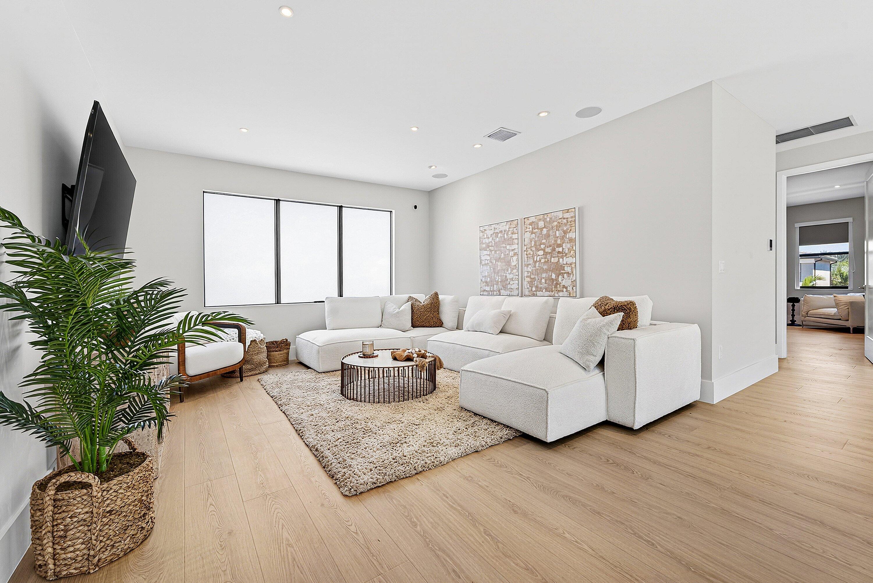 LOTUS EDGE - Residential Lease