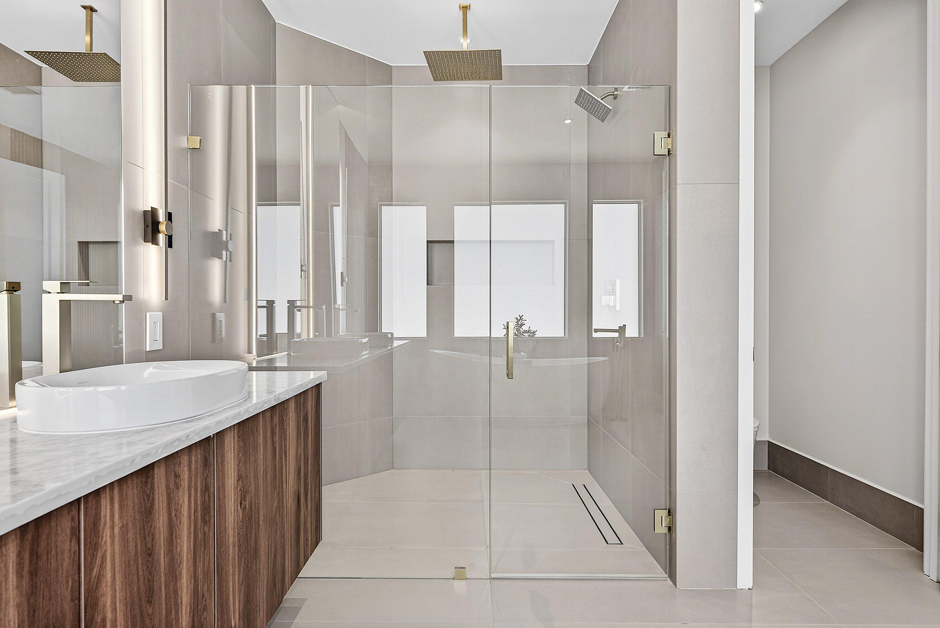 LOTUS EDGE - Residential Lease