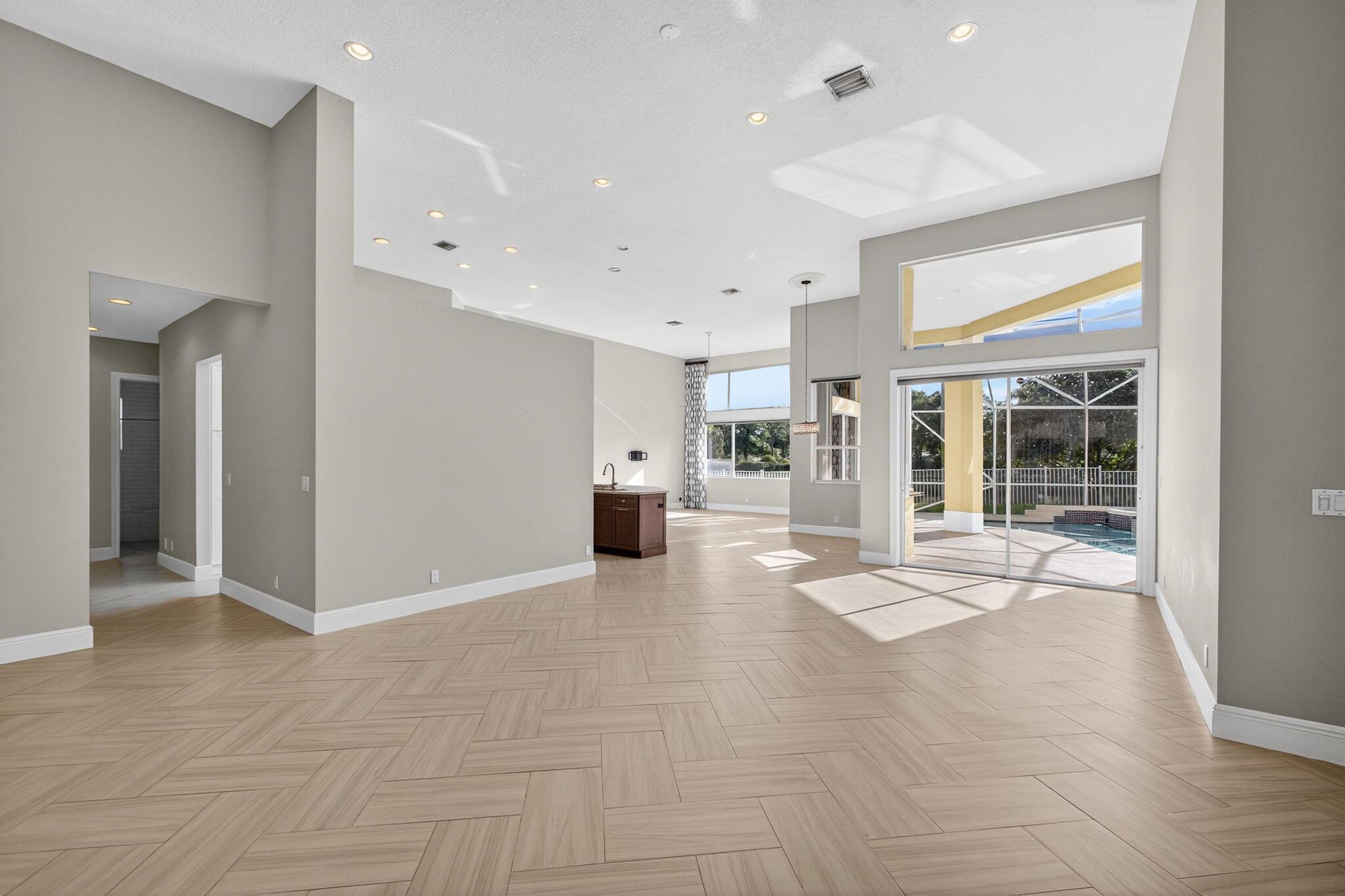 111 N River Drive W