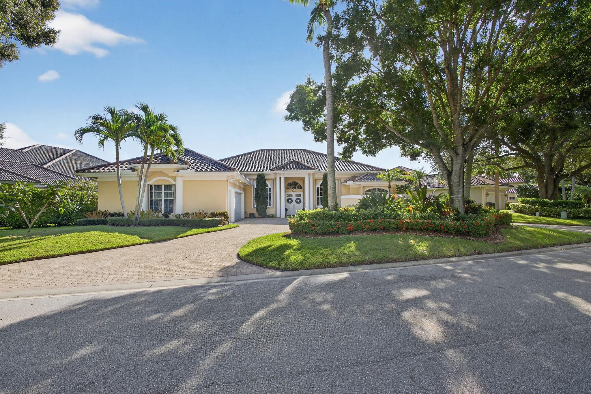111 N River Drive W