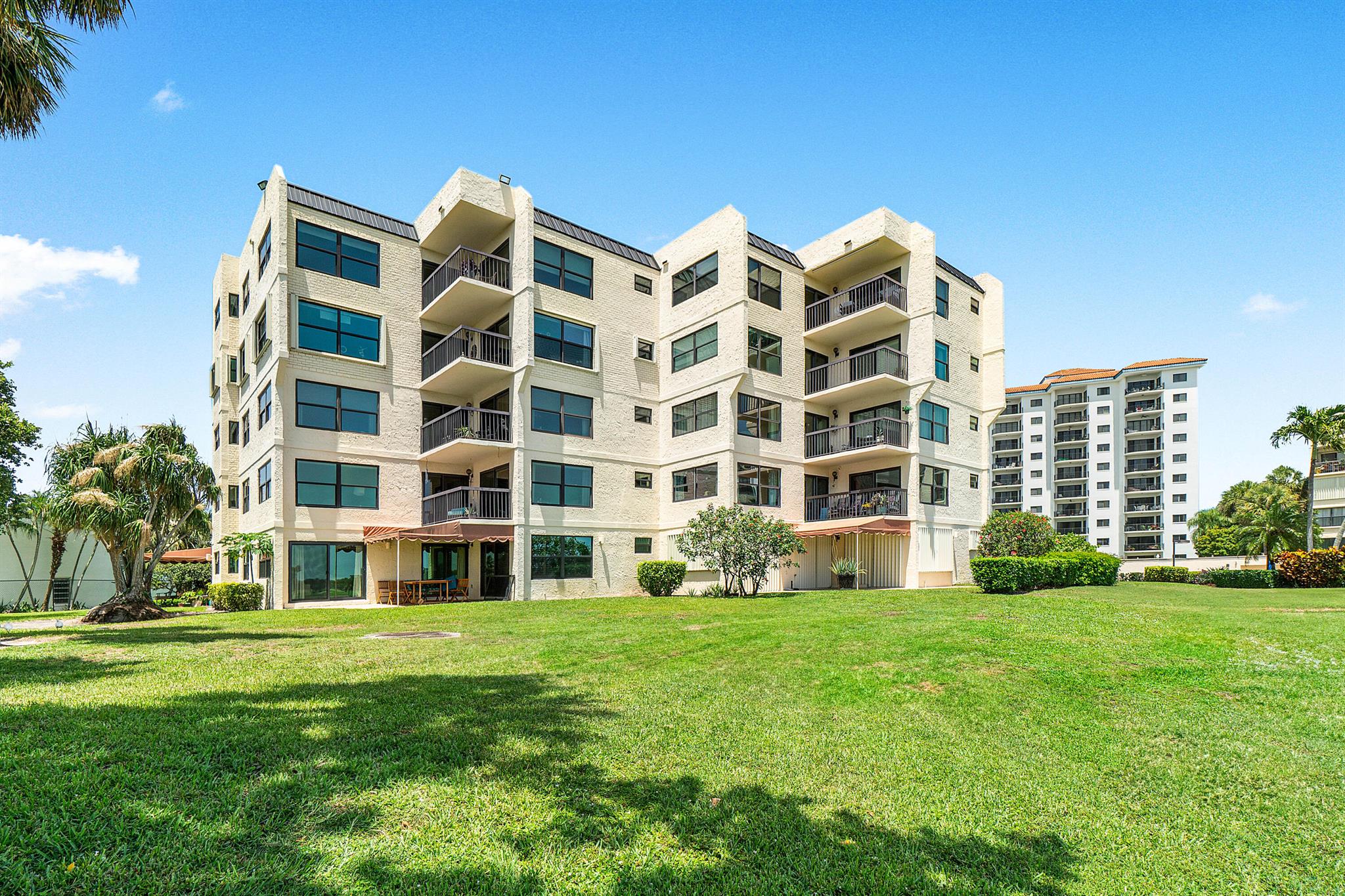 EVERGLADES OF NORTH PALM - Residential Lease