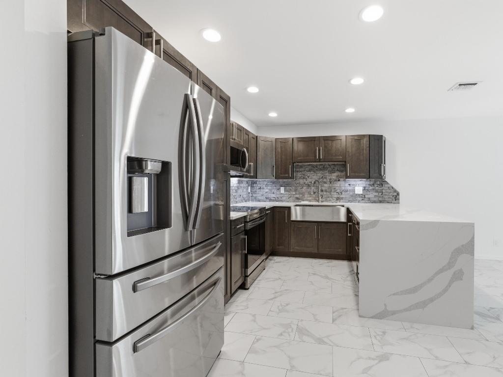 WELLINGTON DOWNS - Residential