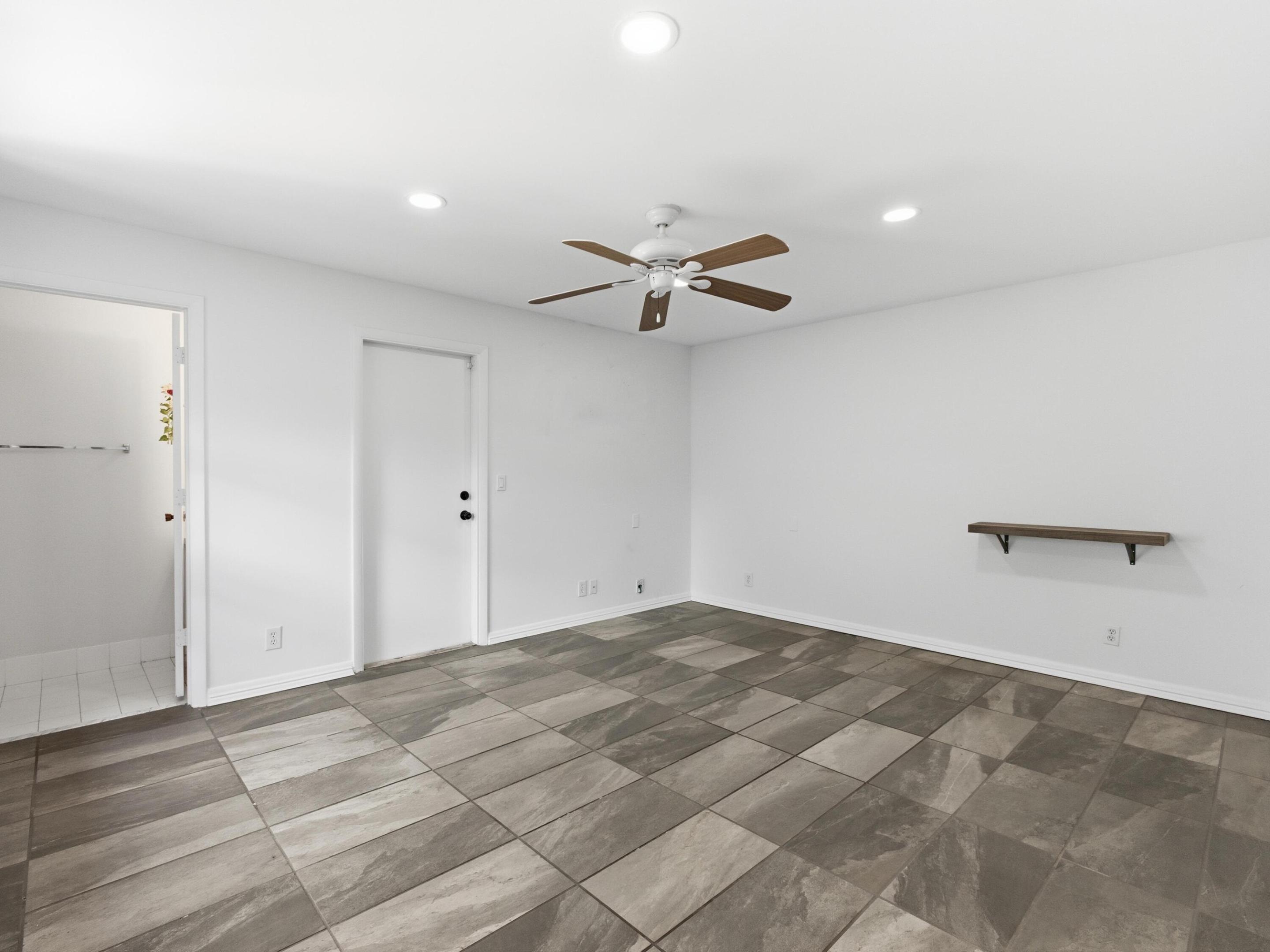 WELLINGTON DOWNS - Residential