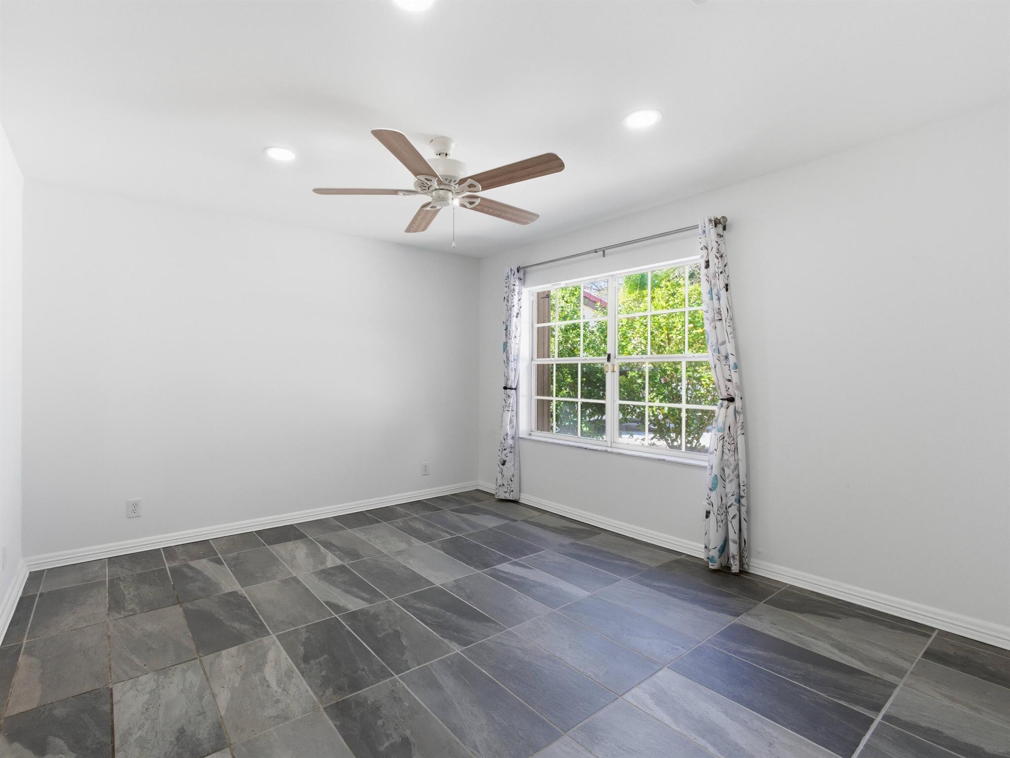 WELLINGTON DOWNS - Residential