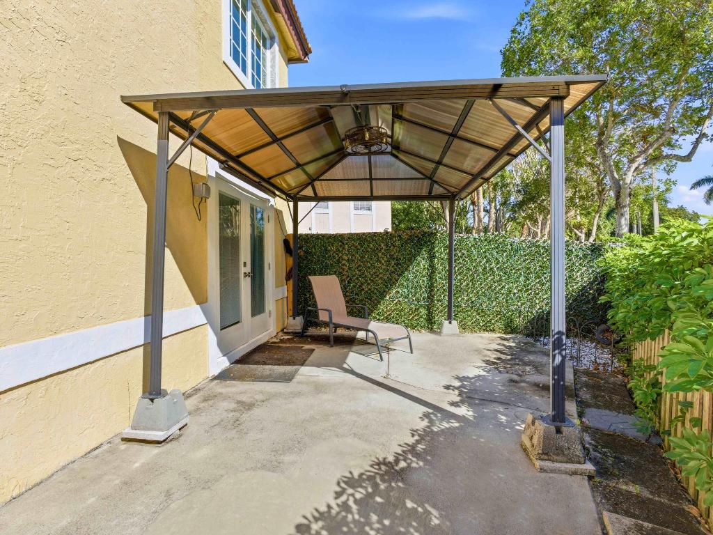 WELLINGTON DOWNS - Residential