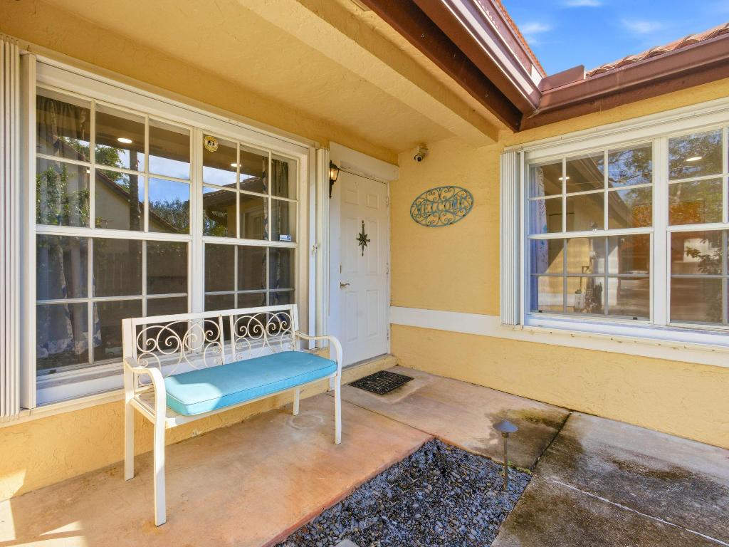 WELLINGTON DOWNS - Residential