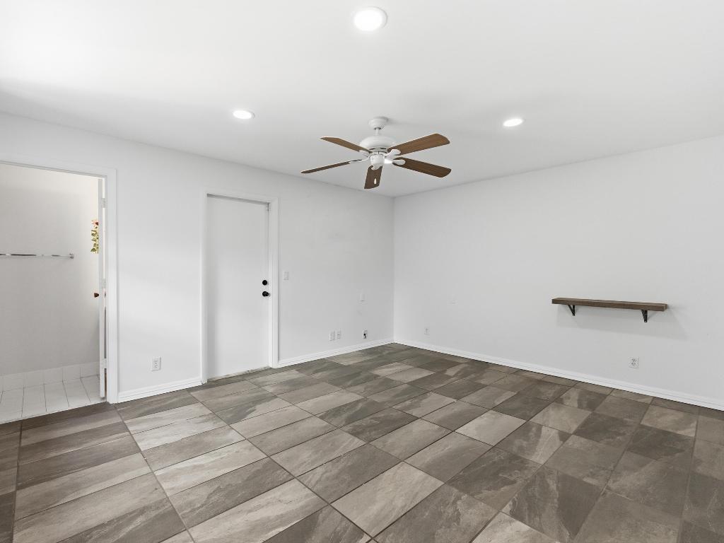 WELLINGTON DOWNS - Residential