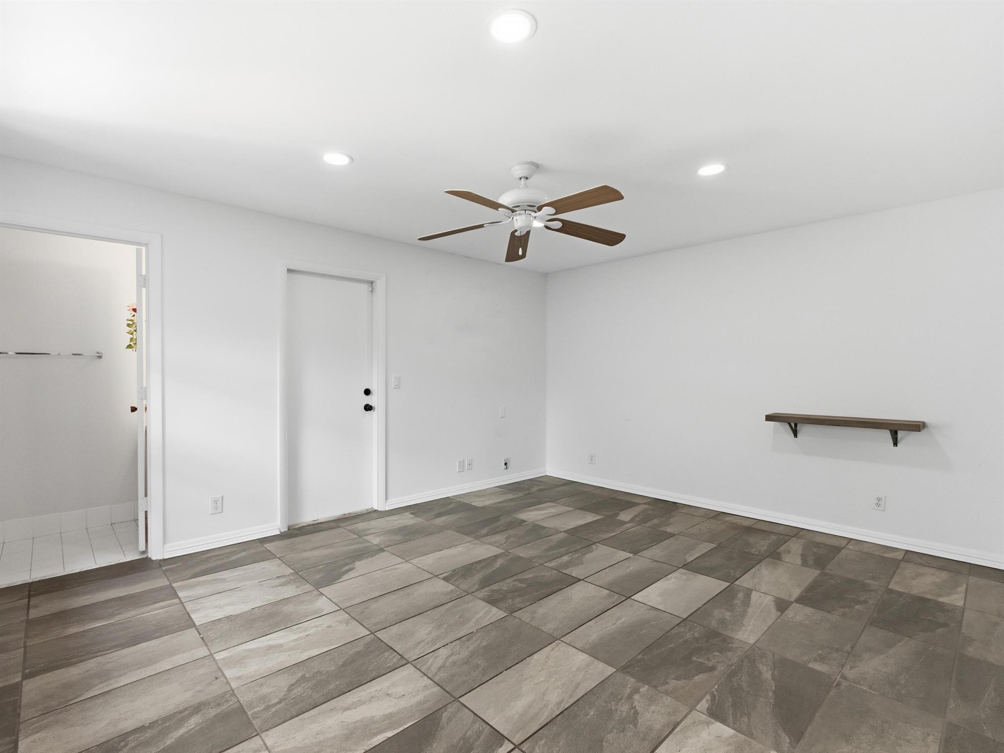 WELLINGTON DOWNS - Residential