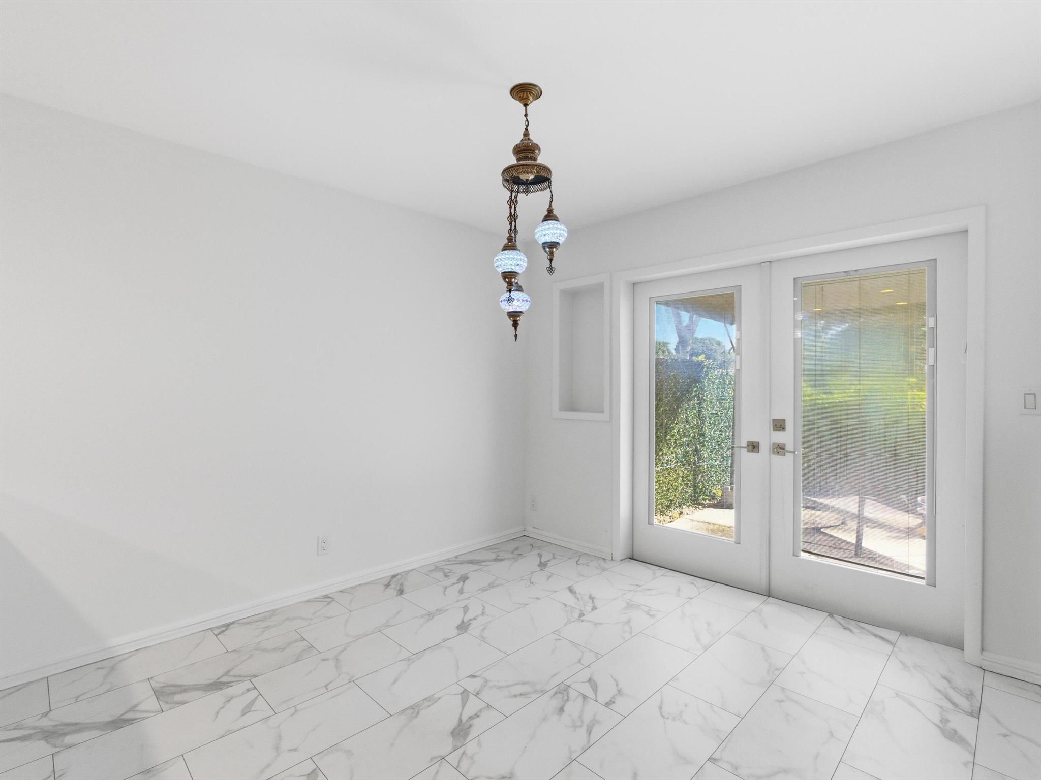 WELLINGTON DOWNS - Residential