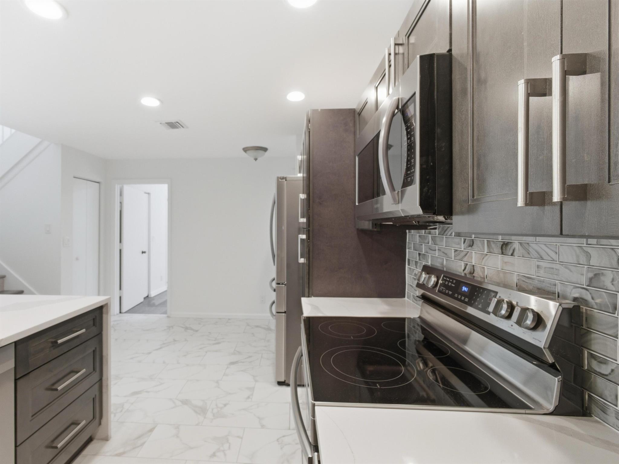 WELLINGTON DOWNS - Residential