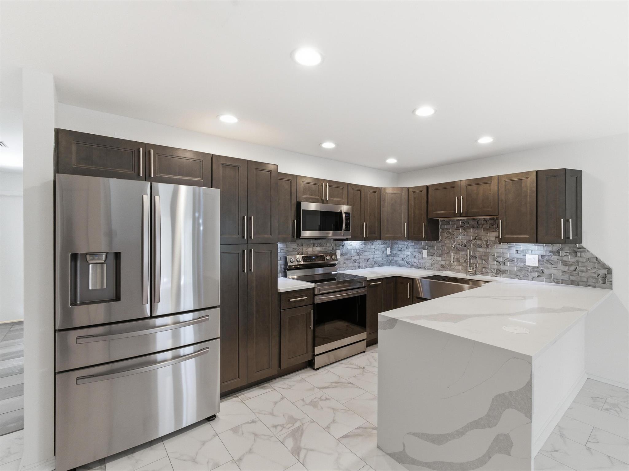 WELLINGTON DOWNS - Residential