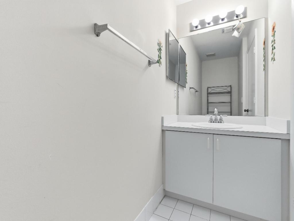 WELLINGTON DOWNS - Residential