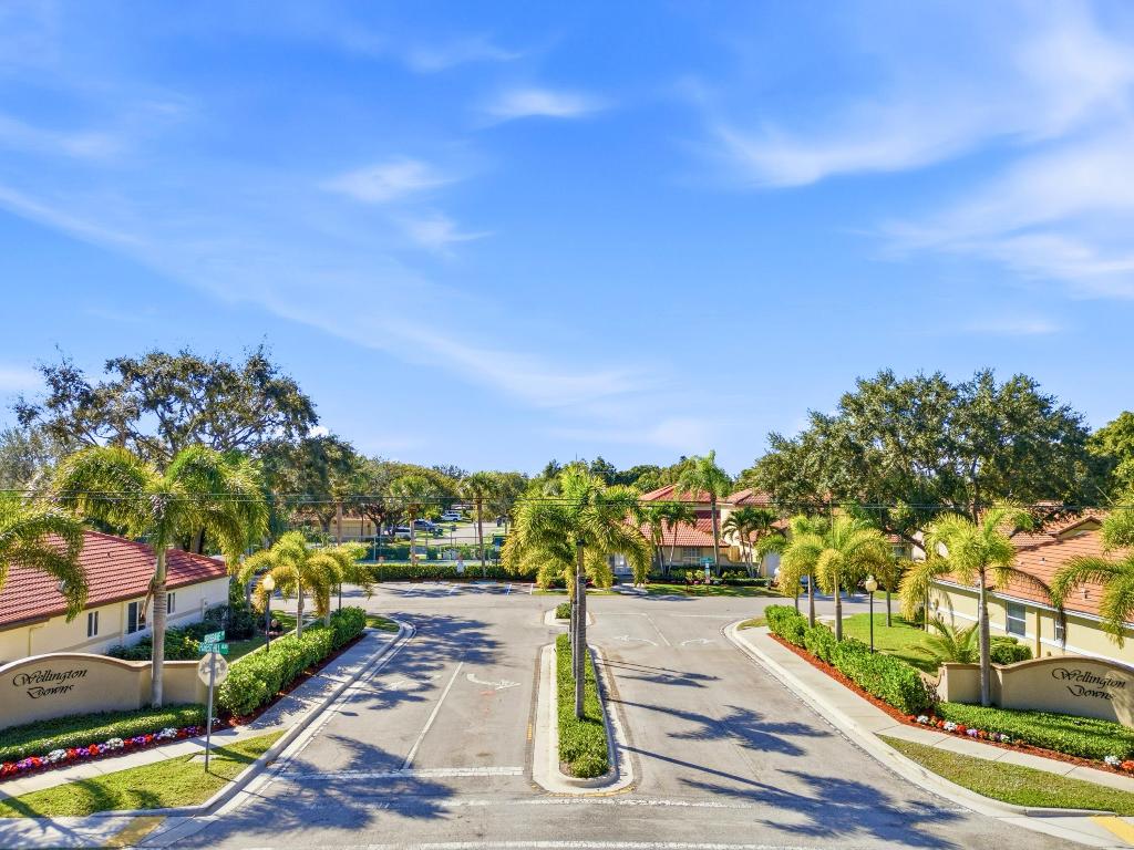 WELLINGTON DOWNS - Residential