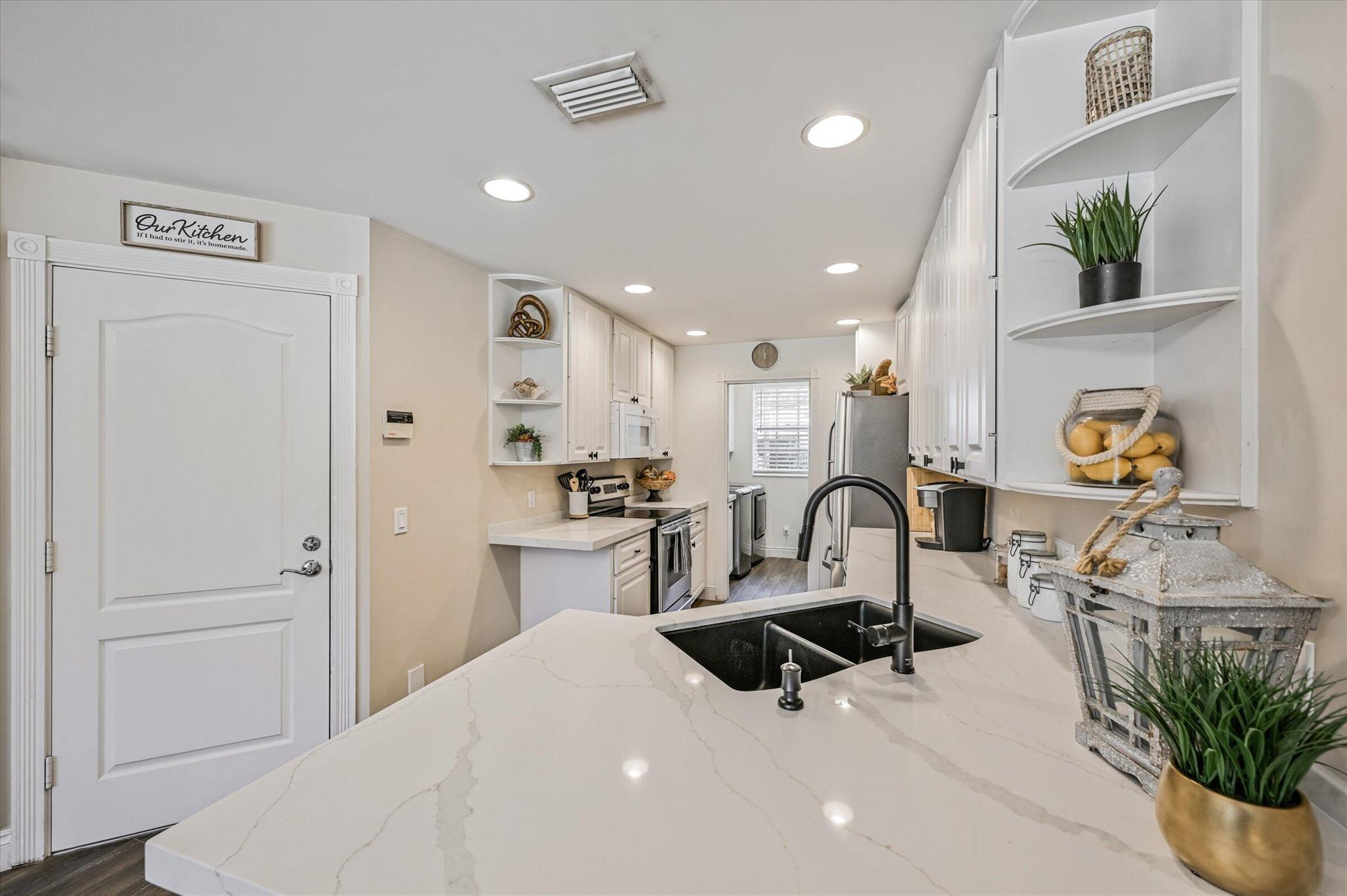 CATALINA LAKES - Residential