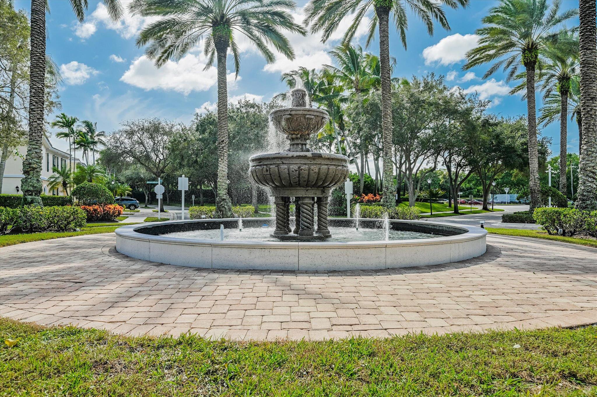 CATALINA LAKES - Residential