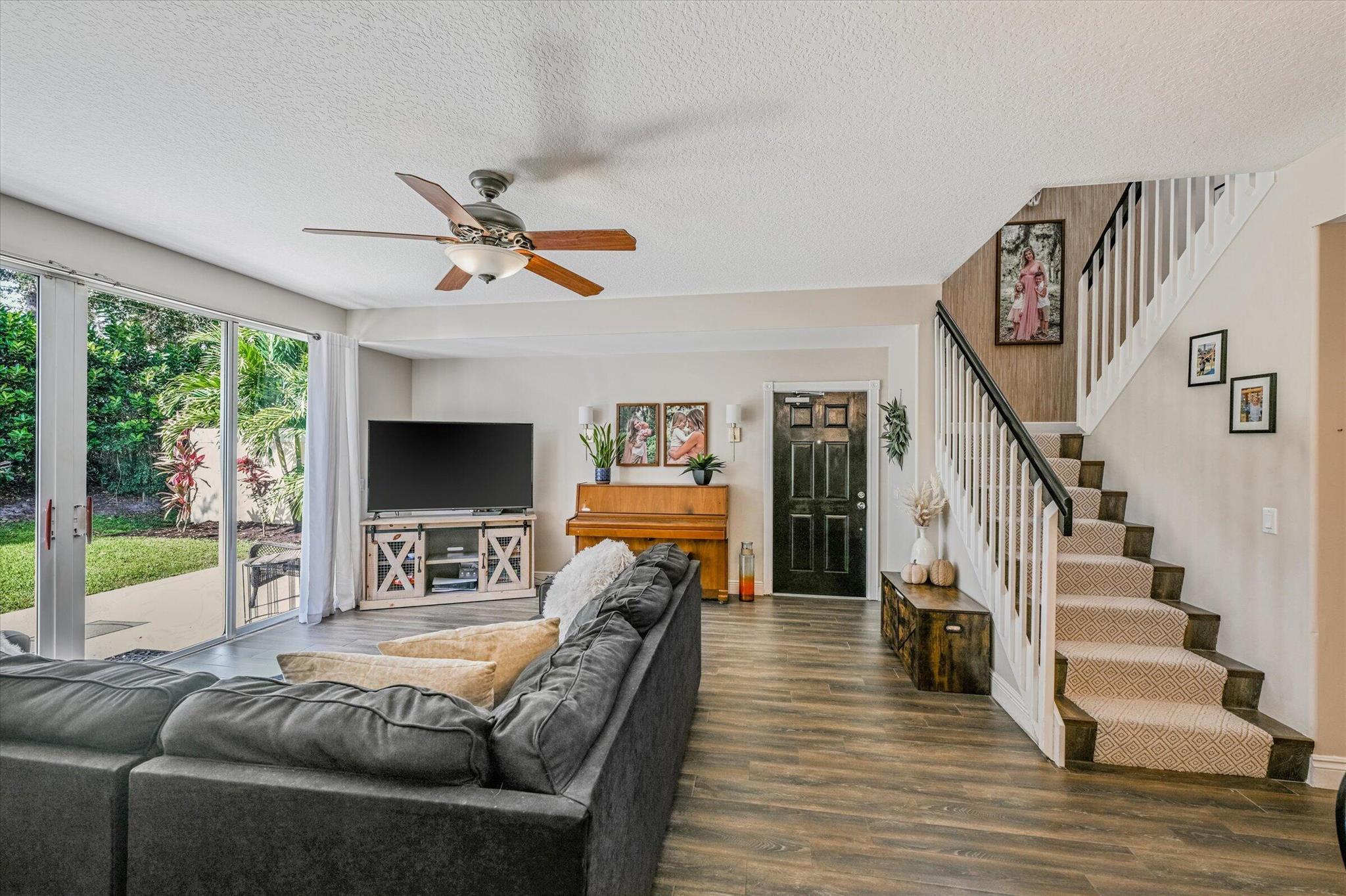 CATALINA LAKES - Residential