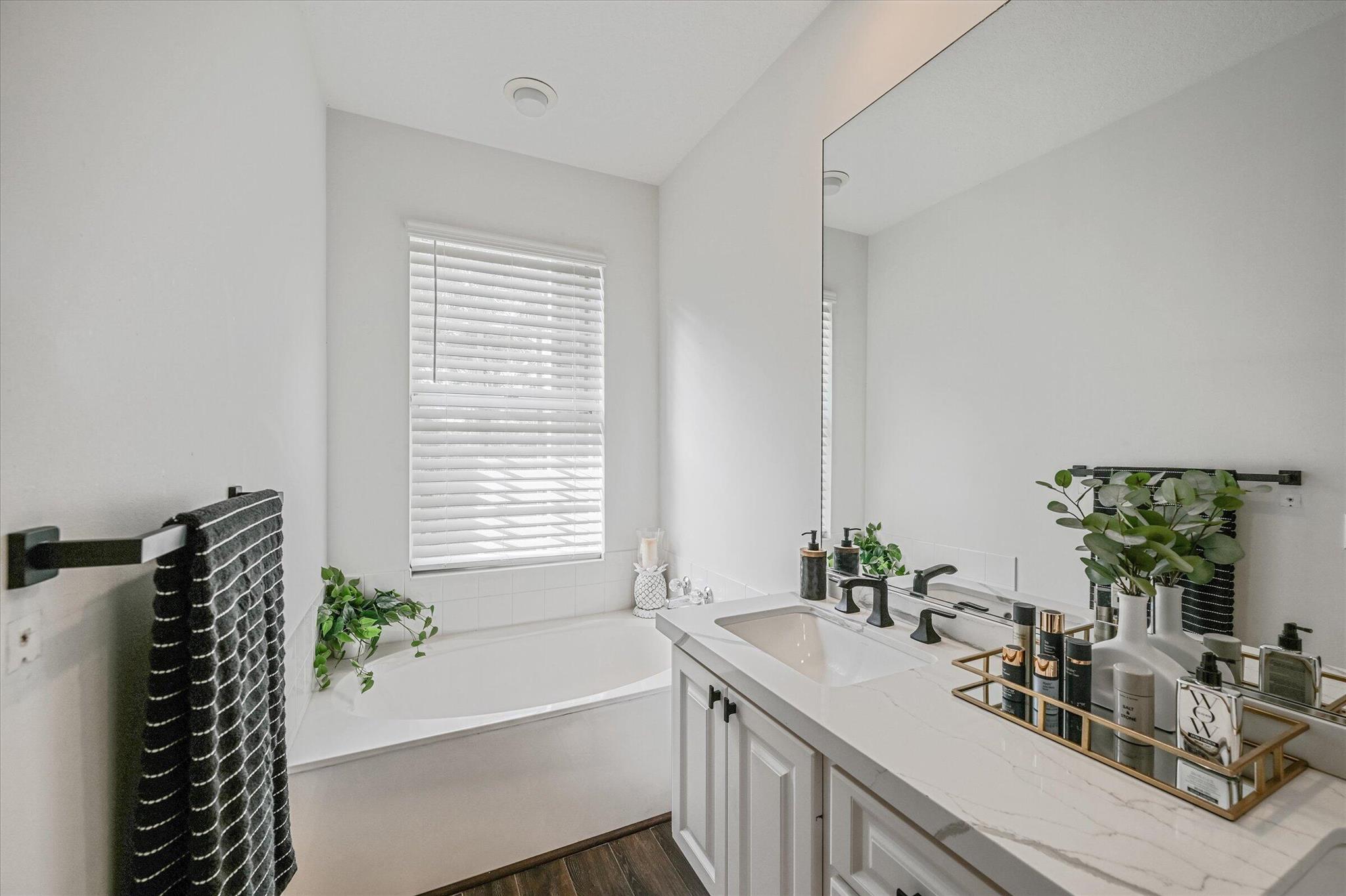 CATALINA LAKES - Residential