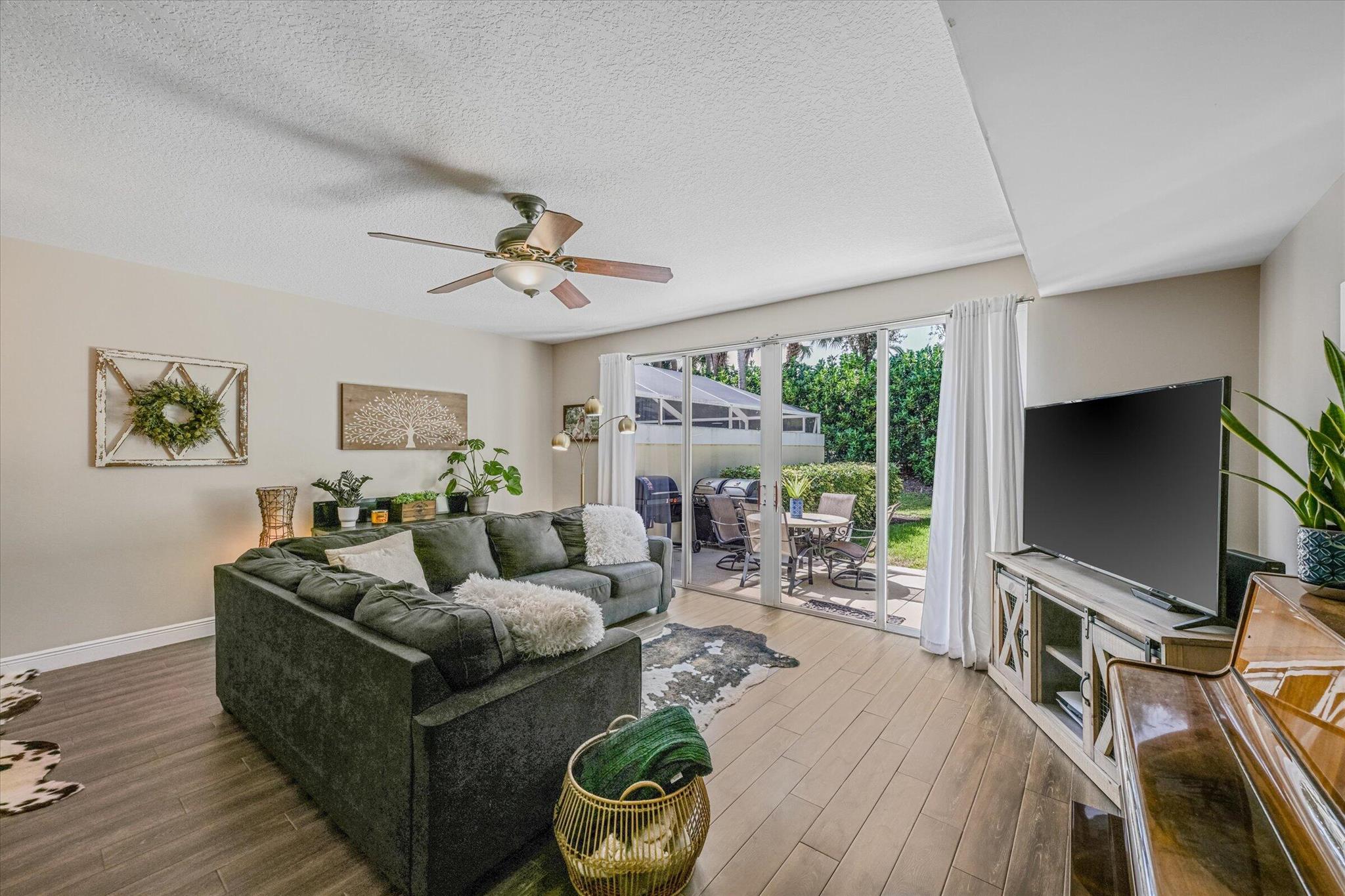 CATALINA LAKES - Residential