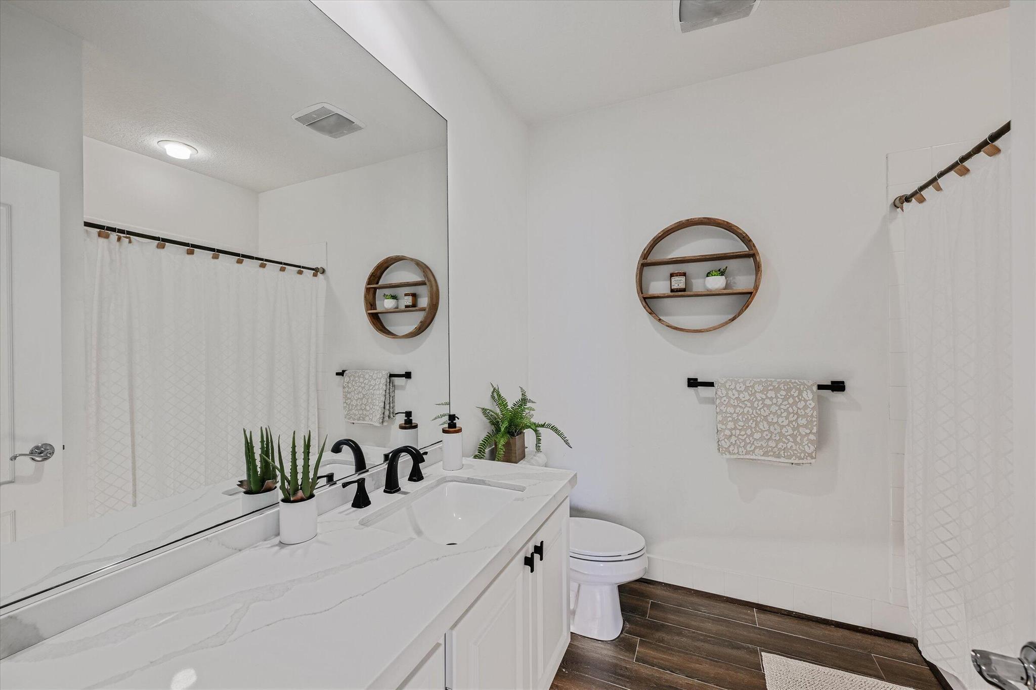 CATALINA LAKES - Residential