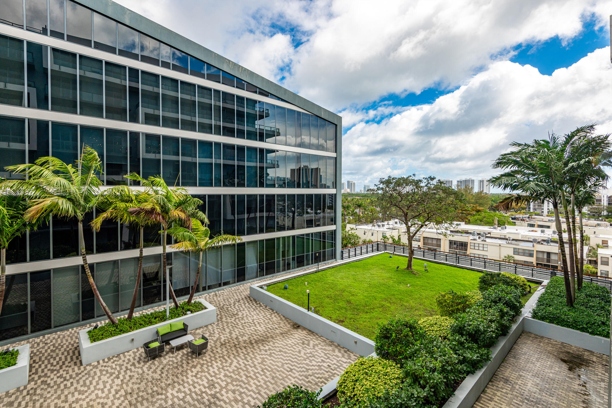 AVENTURA PARKSQUARE RESIDENCES CONDO - Residential