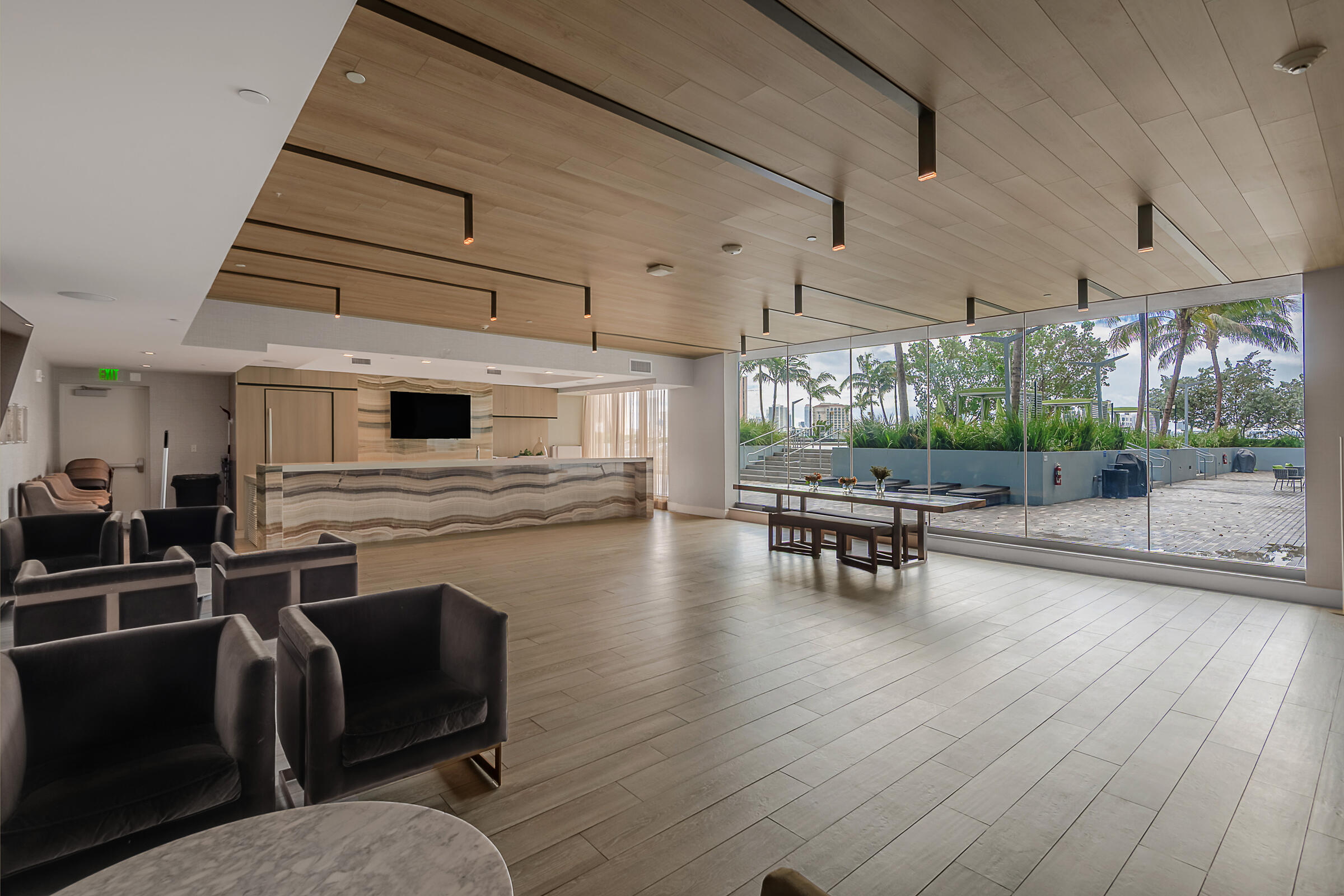 AVENTURA PARKSQUARE RESIDENCES CONDO - Residential