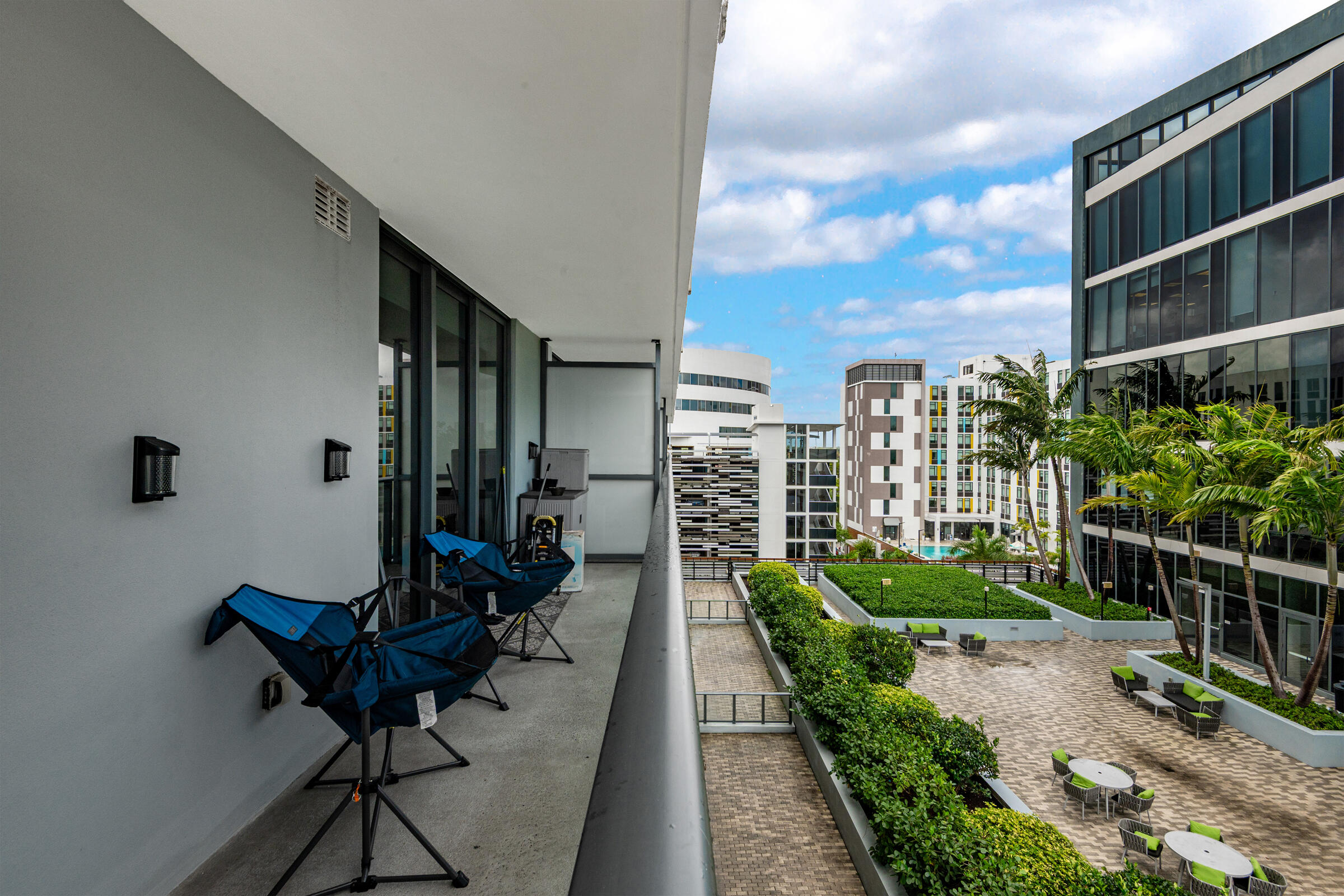 AVENTURA PARKSQUARE RESIDENCES CONDO - Residential