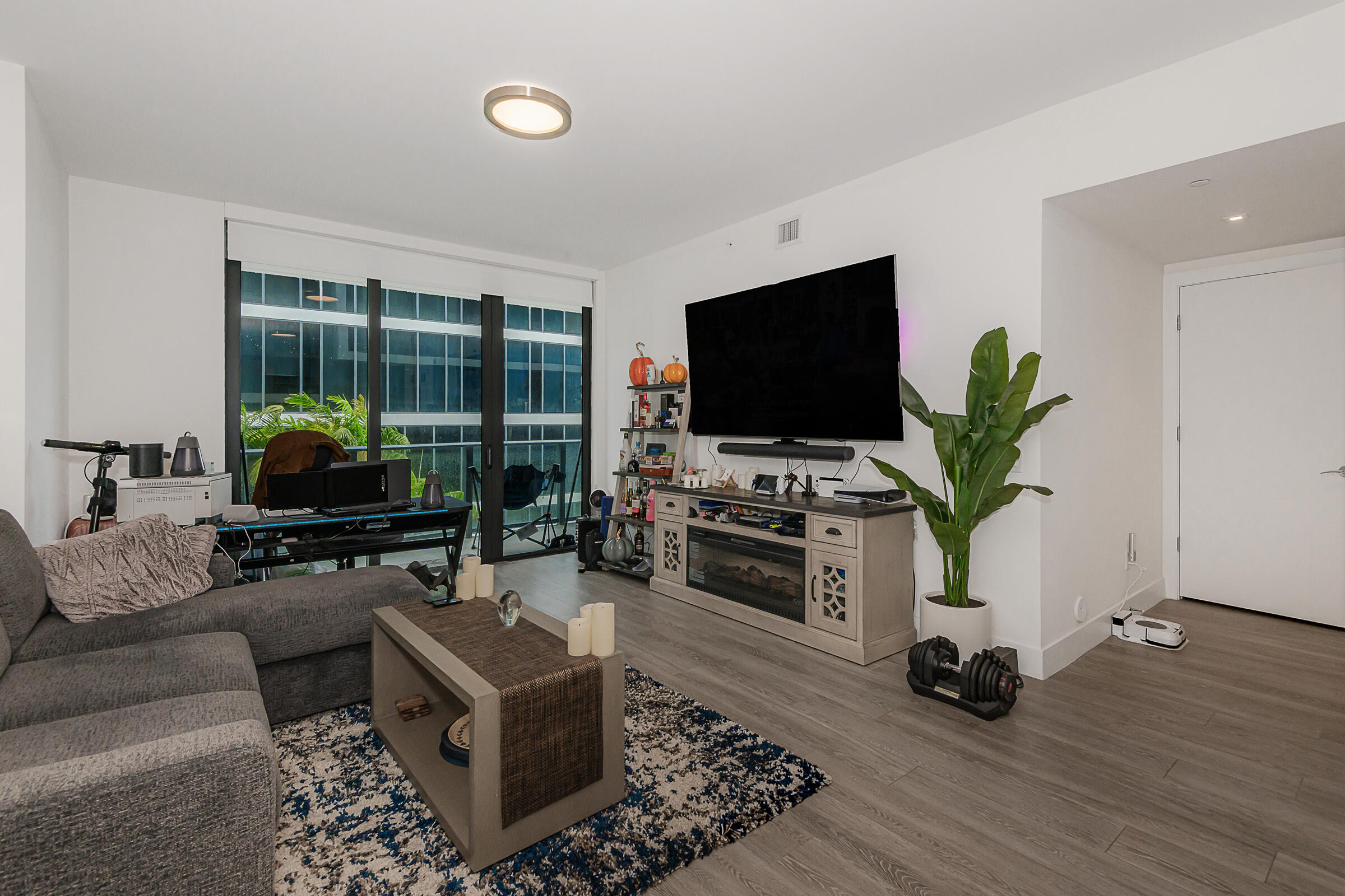 AVENTURA PARKSQUARE RESIDENCES CONDO - Residential
