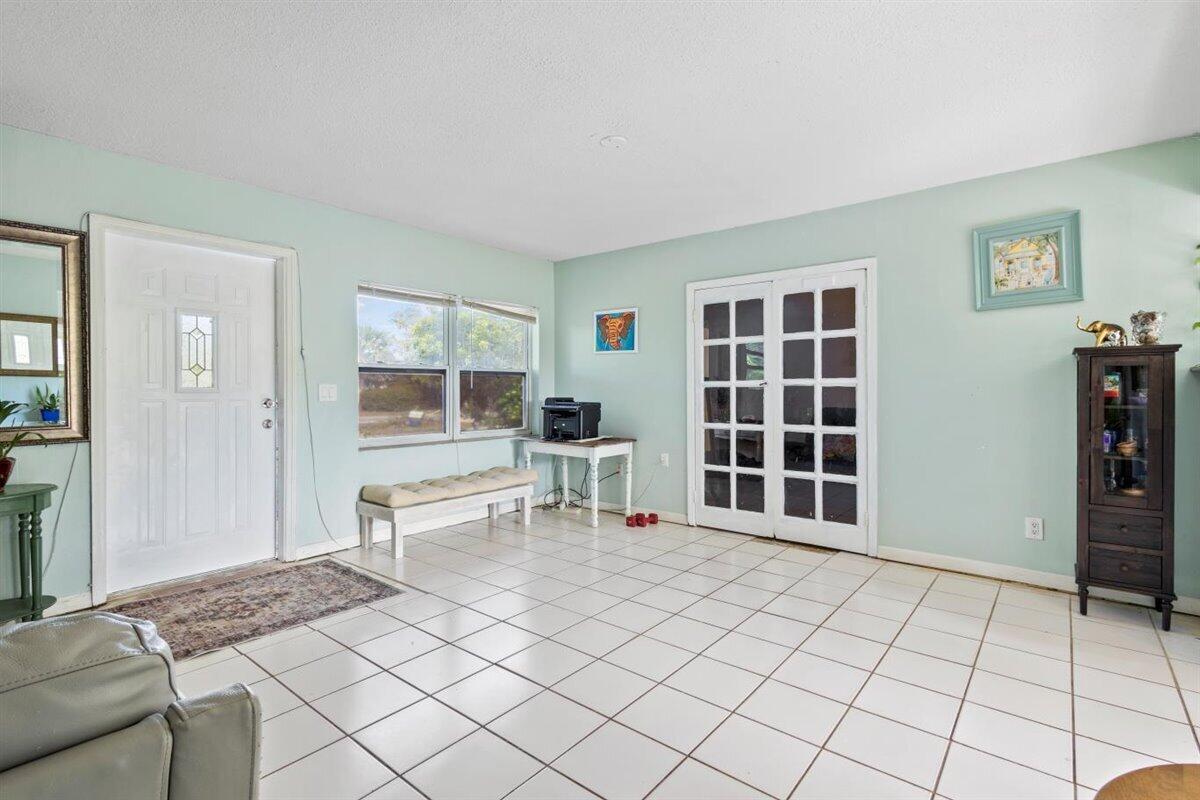 1625 SE Dixie Highway