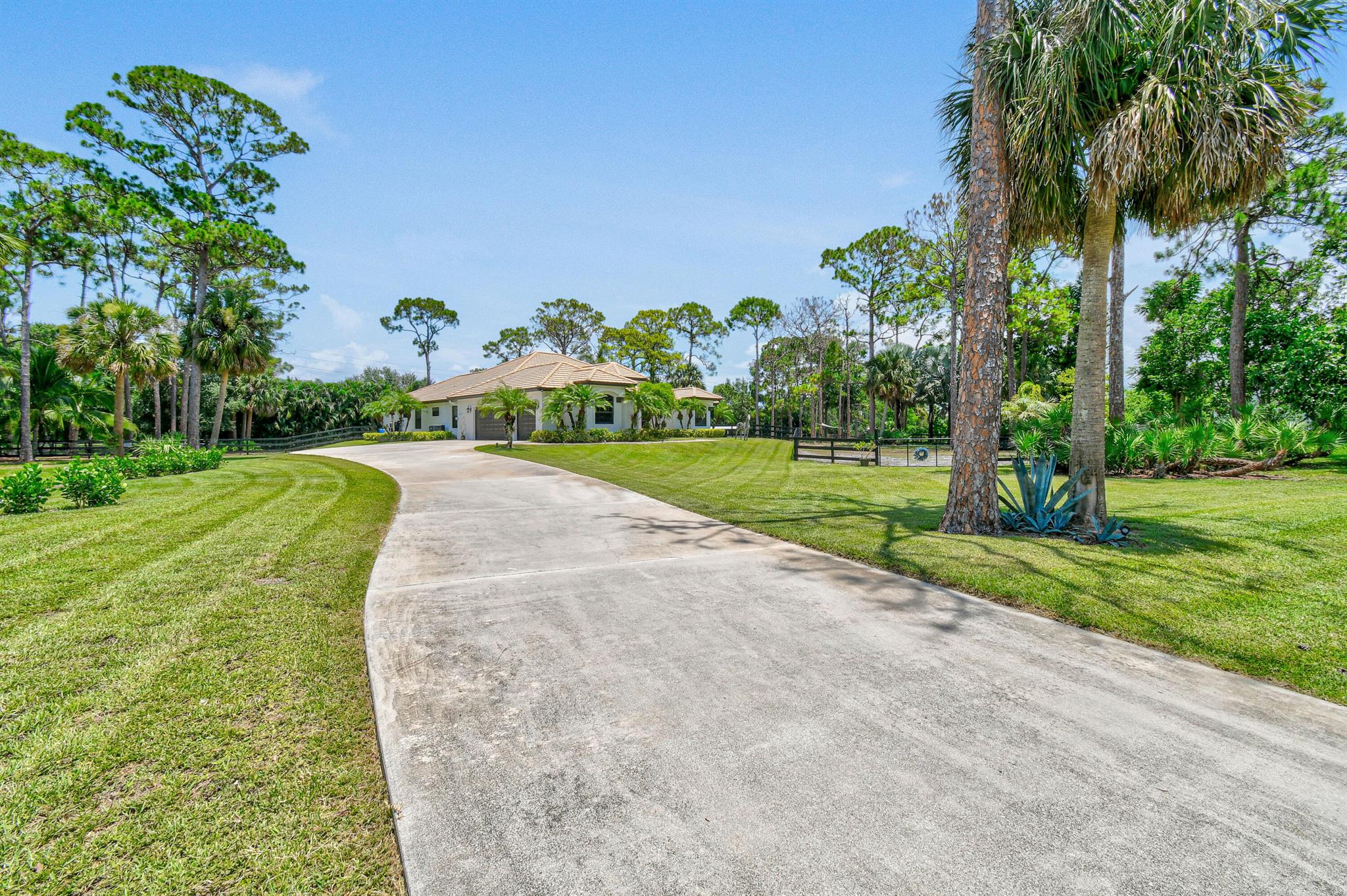 3251 SW Holly Lane