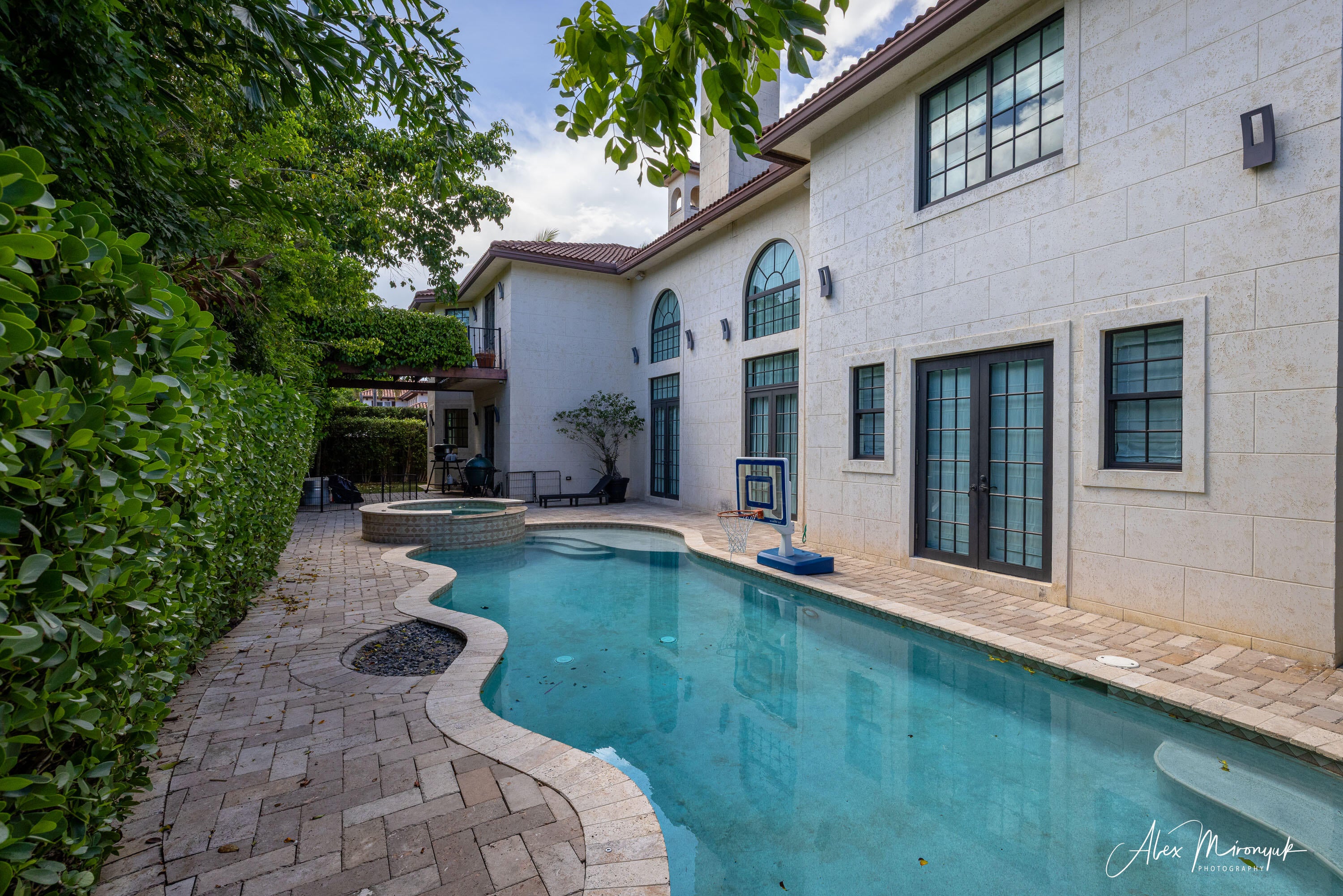 2808 NE 20th Court