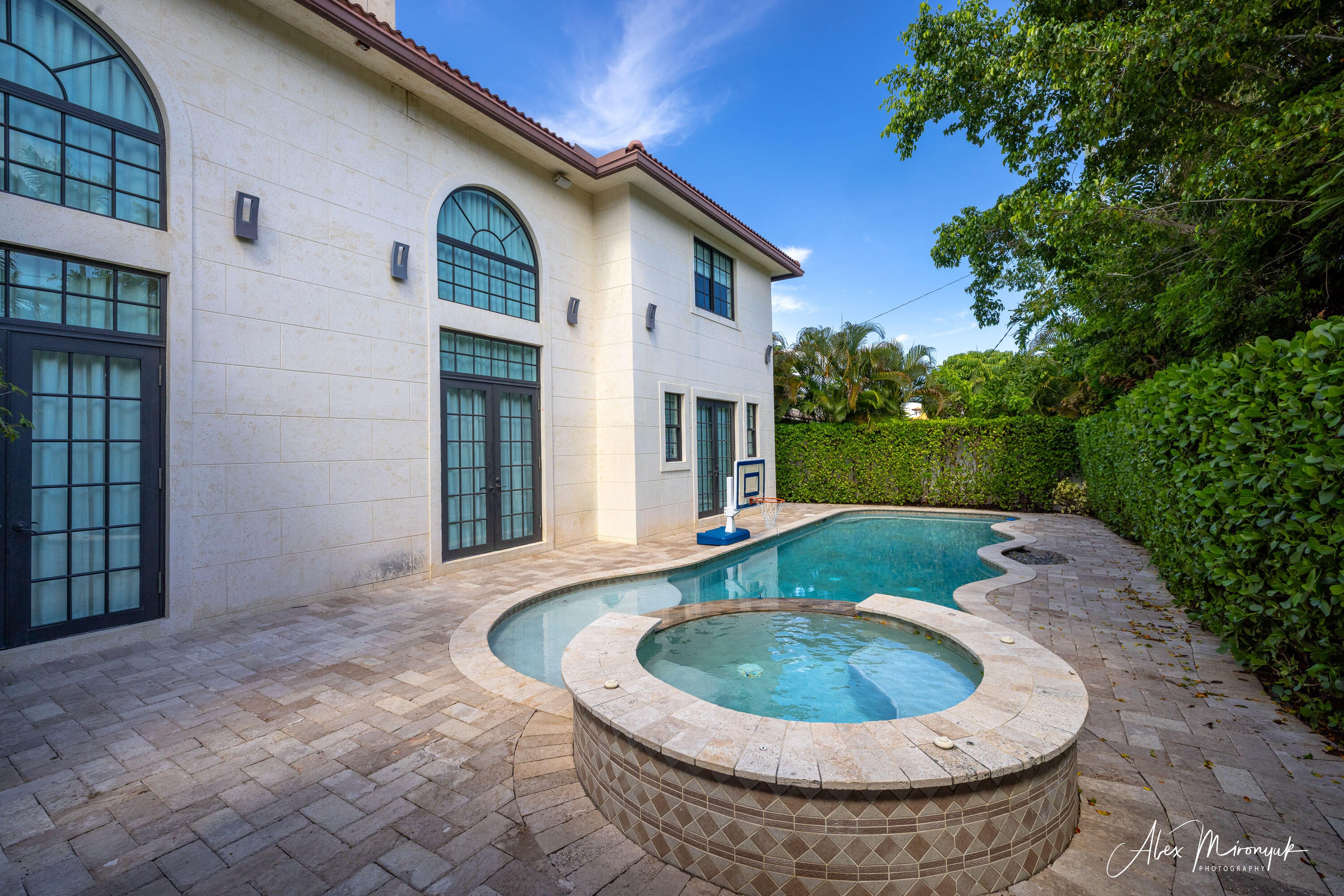 2808 NE 20th Court